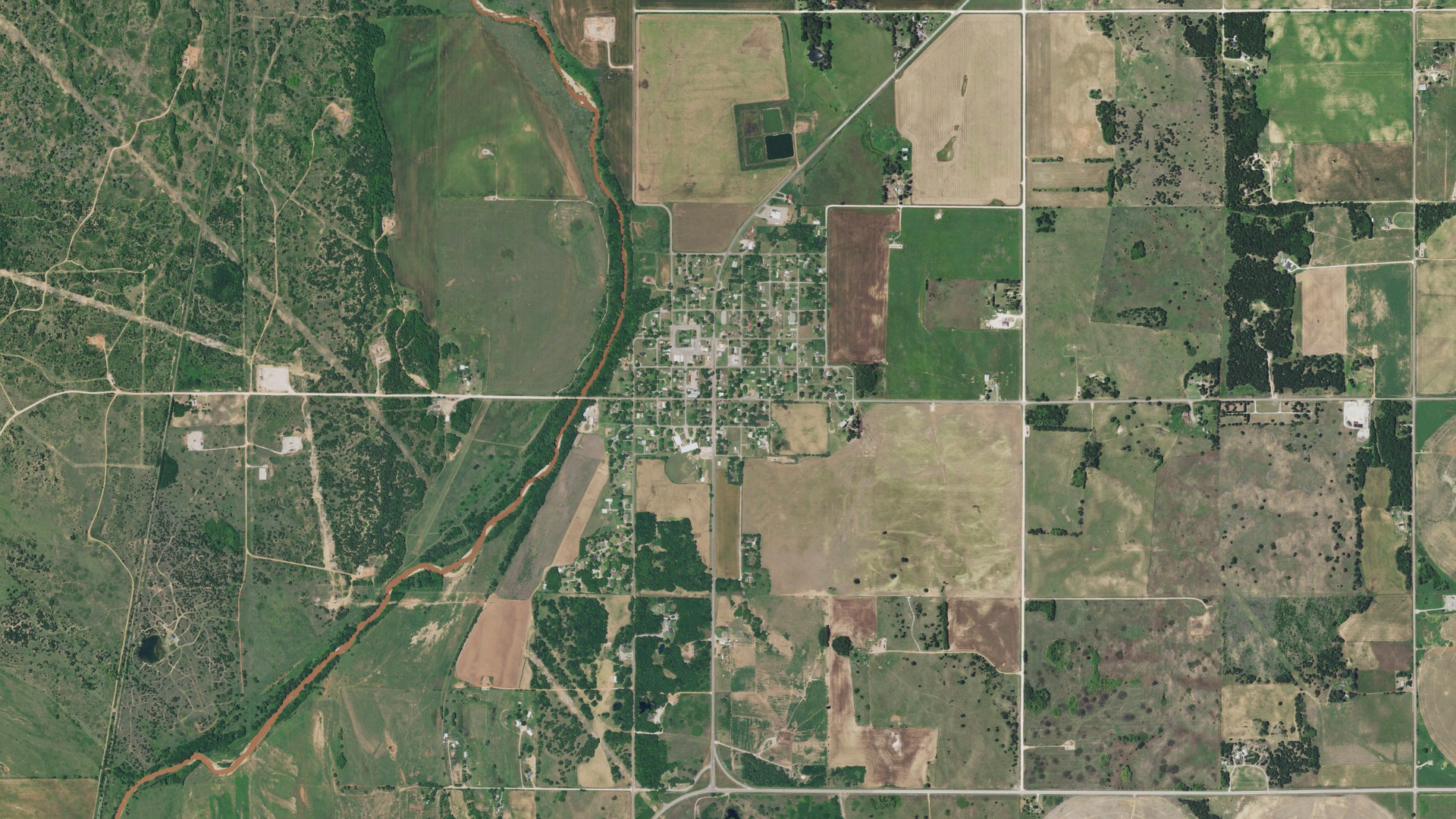 Natural-color aerial photograph of land around Cleo Springs, Oklahoma