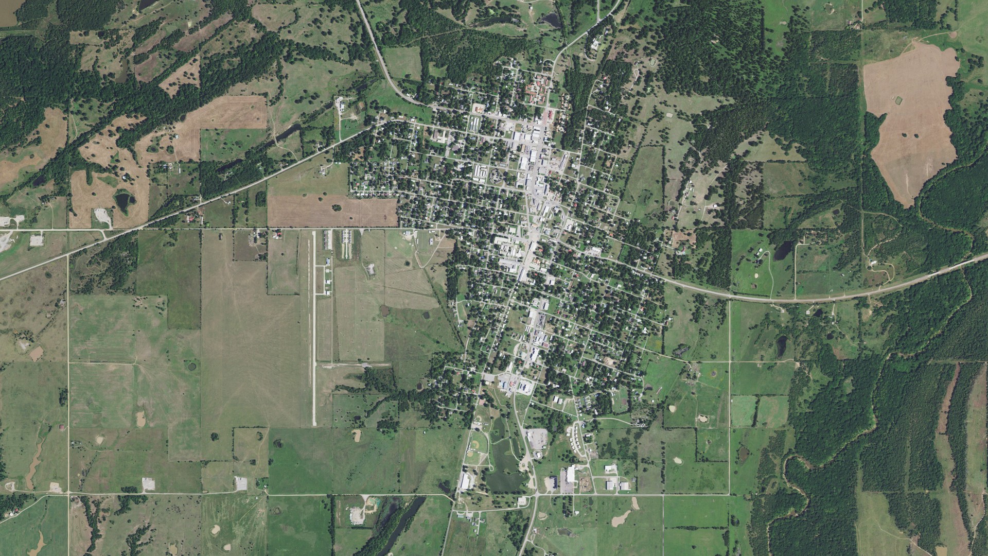 Natural-color aerial photograph of land around Coalgate, Oklahoma