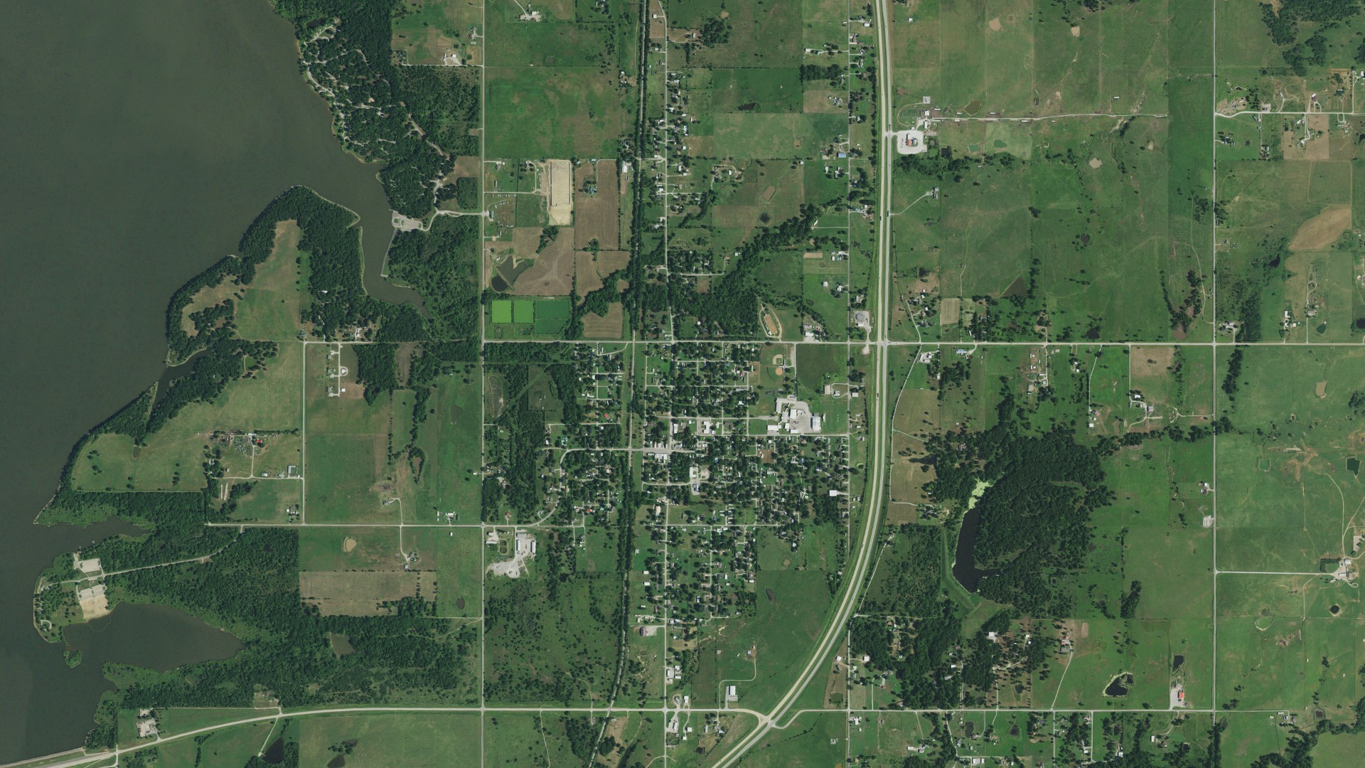 Natural-color aerial photograph of land around Copan, Oklahoma