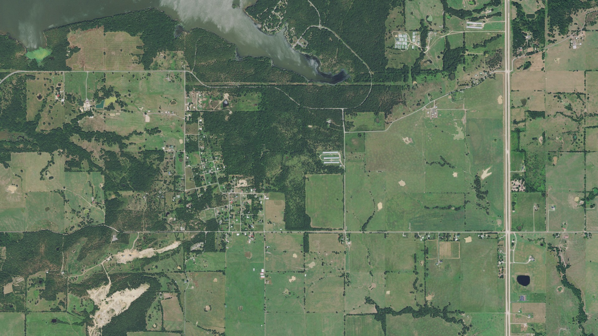 Natural-color aerial photograph of land around Cowlington, Oklahoma