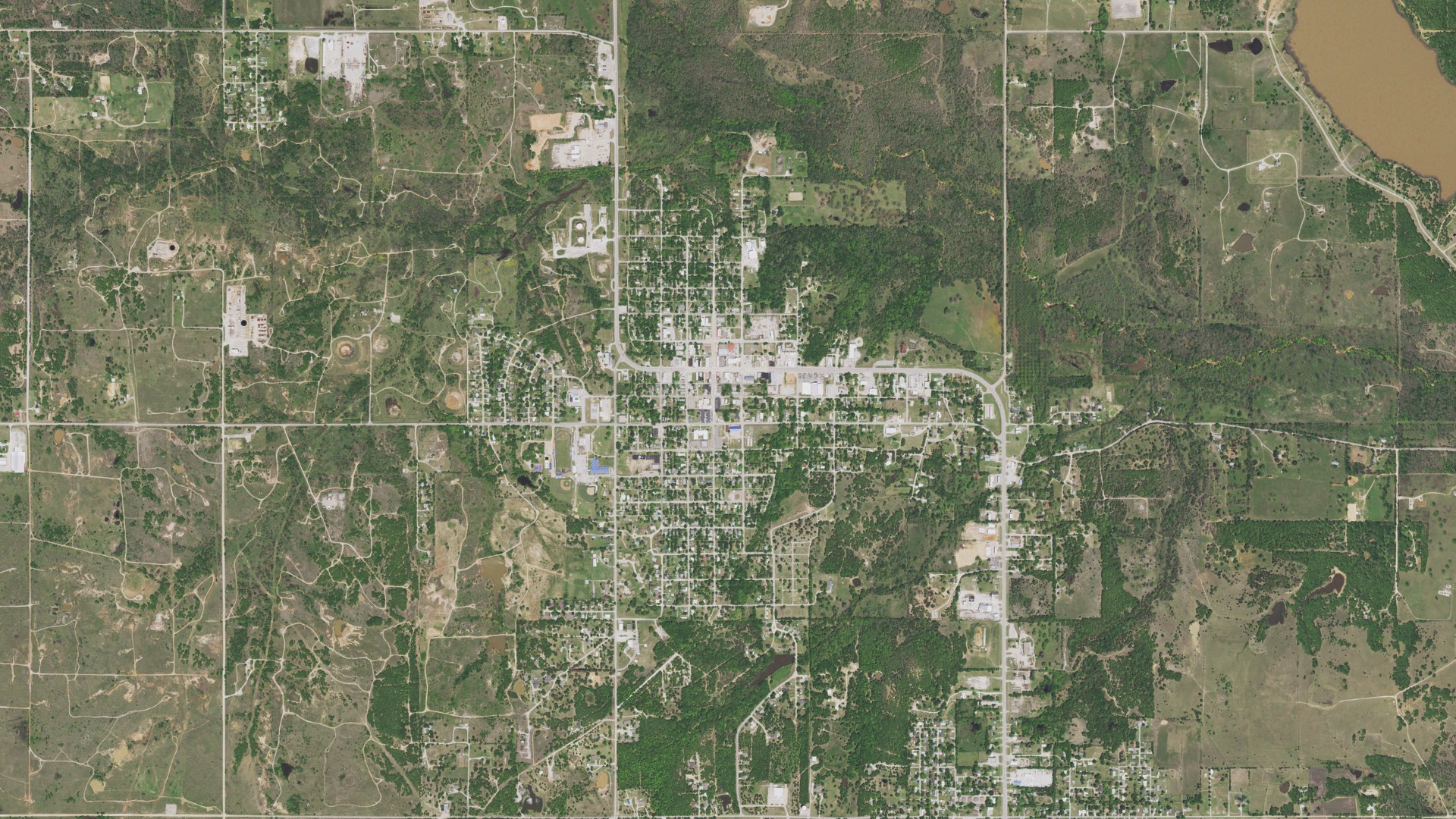 Natural-color aerial photograph of land around Healdton, Oklahoma
