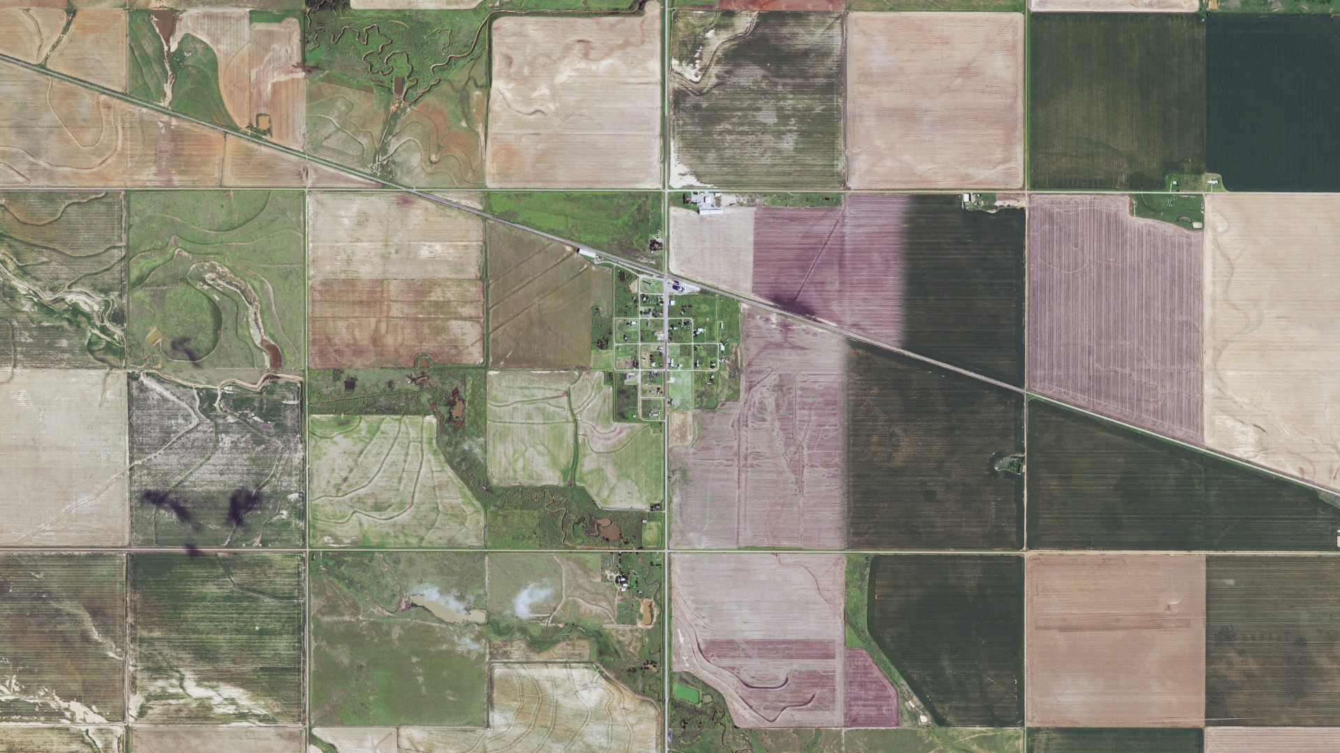 Natural-color aerial photograph of land around Hollister, Oklahoma