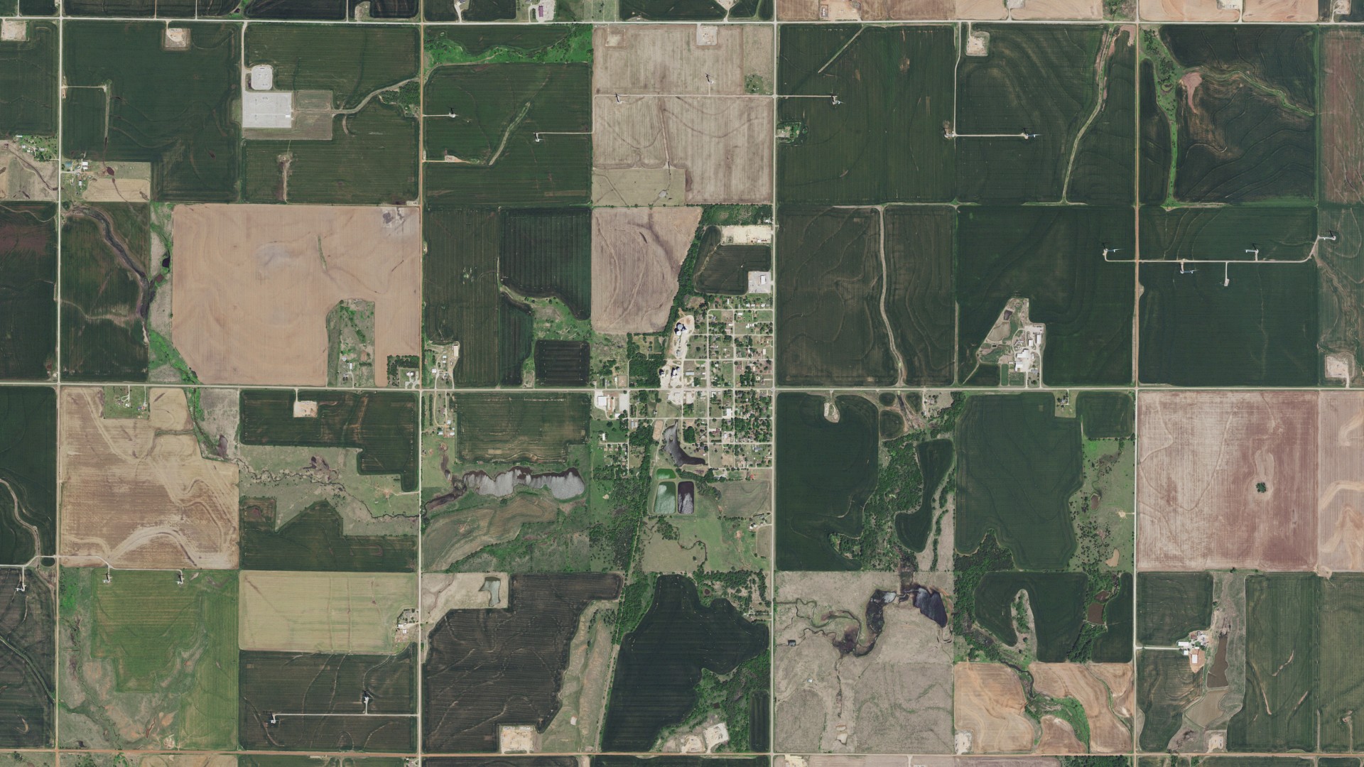 Natural-color aerial photograph of land around Hunter, Oklahoma