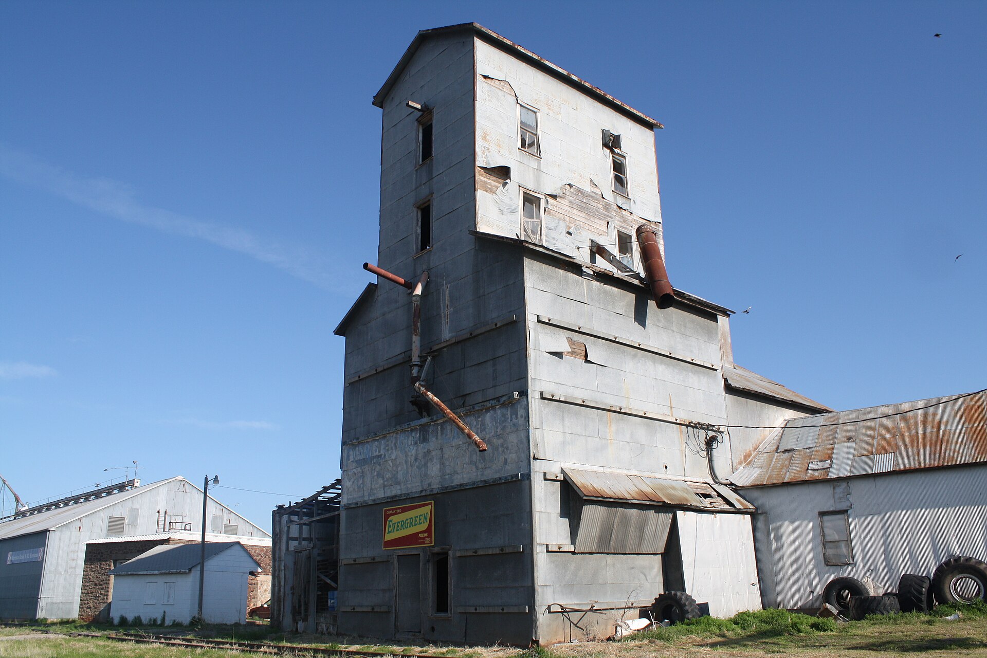 Grain elevator in Morrison, Oklahoma, USA