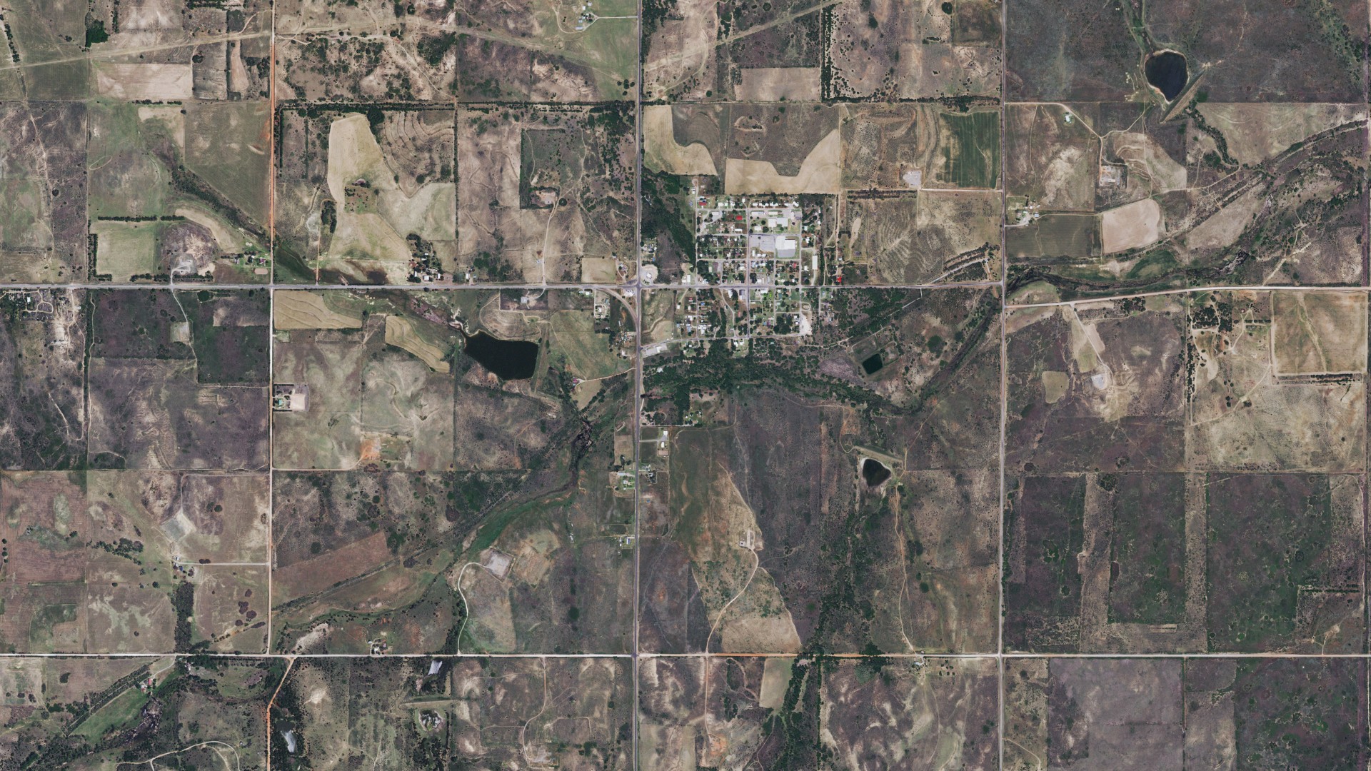 Natural-color aerial photograph of land around Reydon, Oklahoma