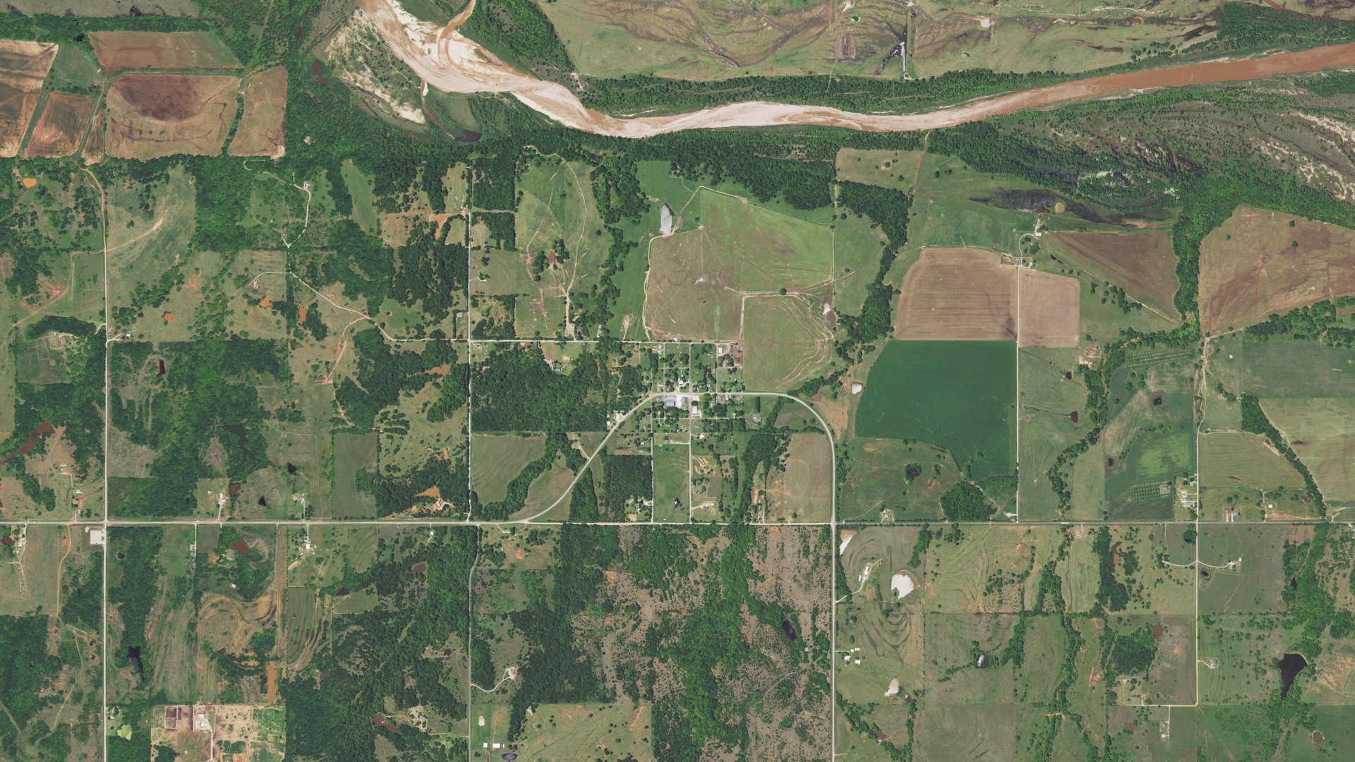 Natural-color aerial photograph of land around Rosedale, Oklahoma