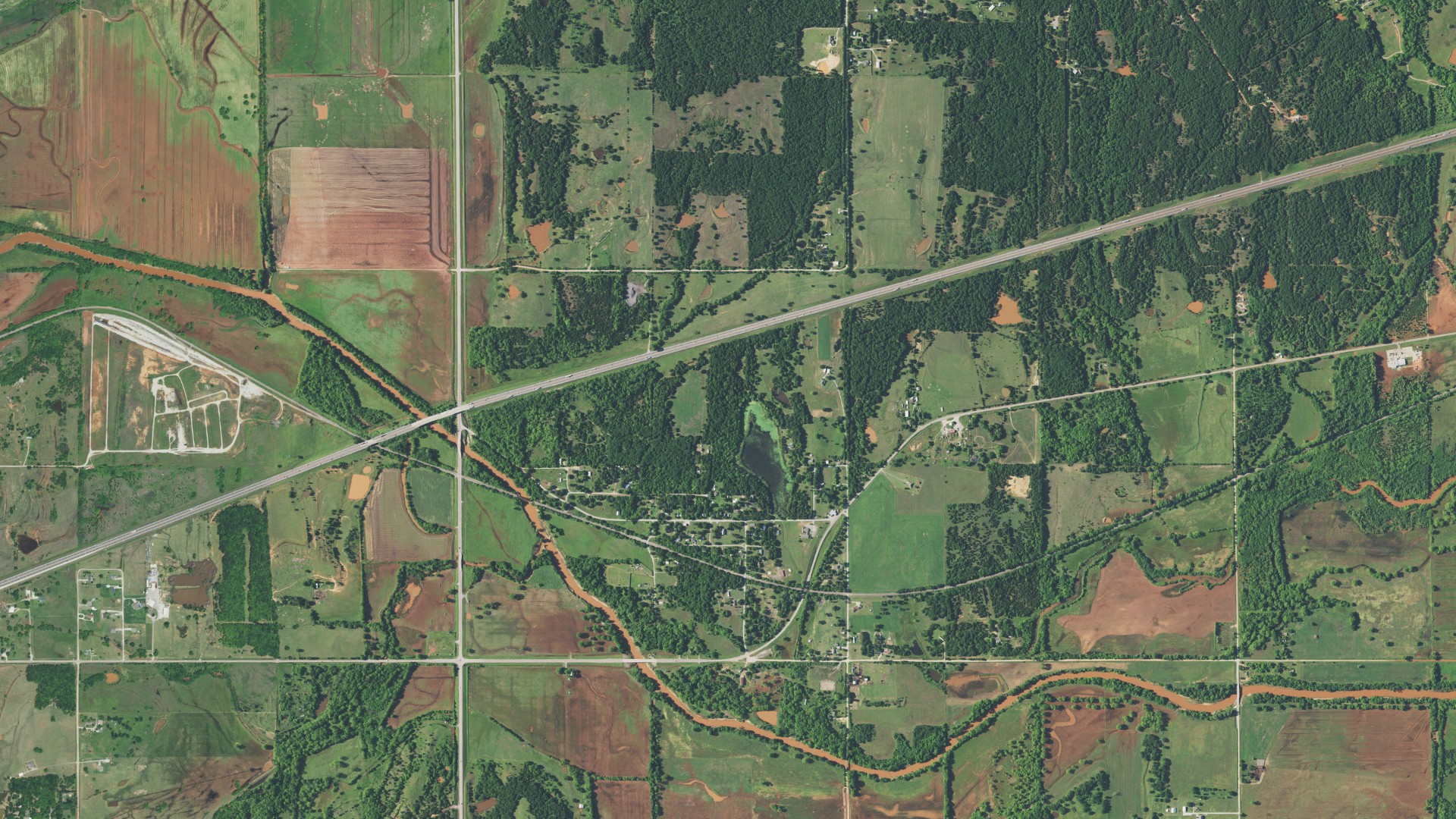 Natural-color aerial photograph of land around Warwick, Oklahoma