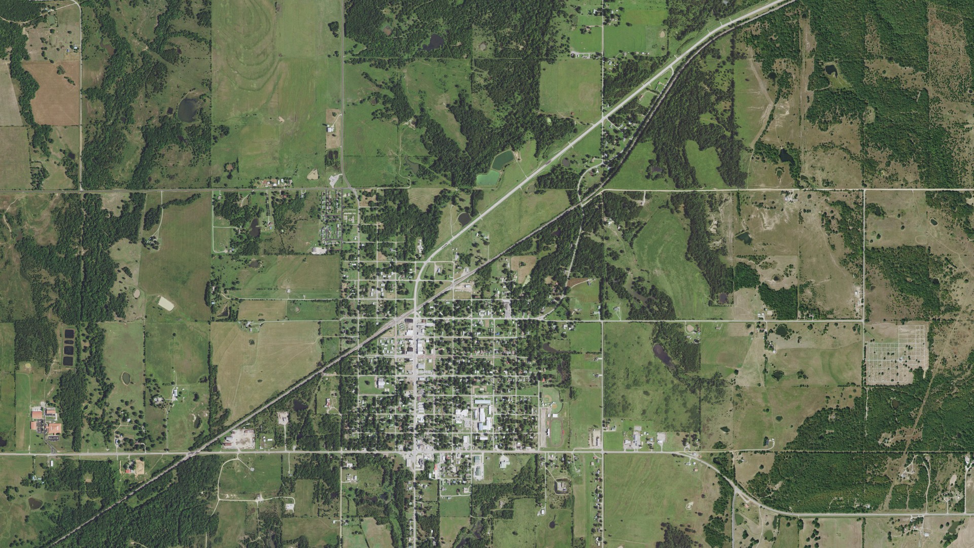 Natural-color aerial photograph of land around Wetumka, Oklahoma