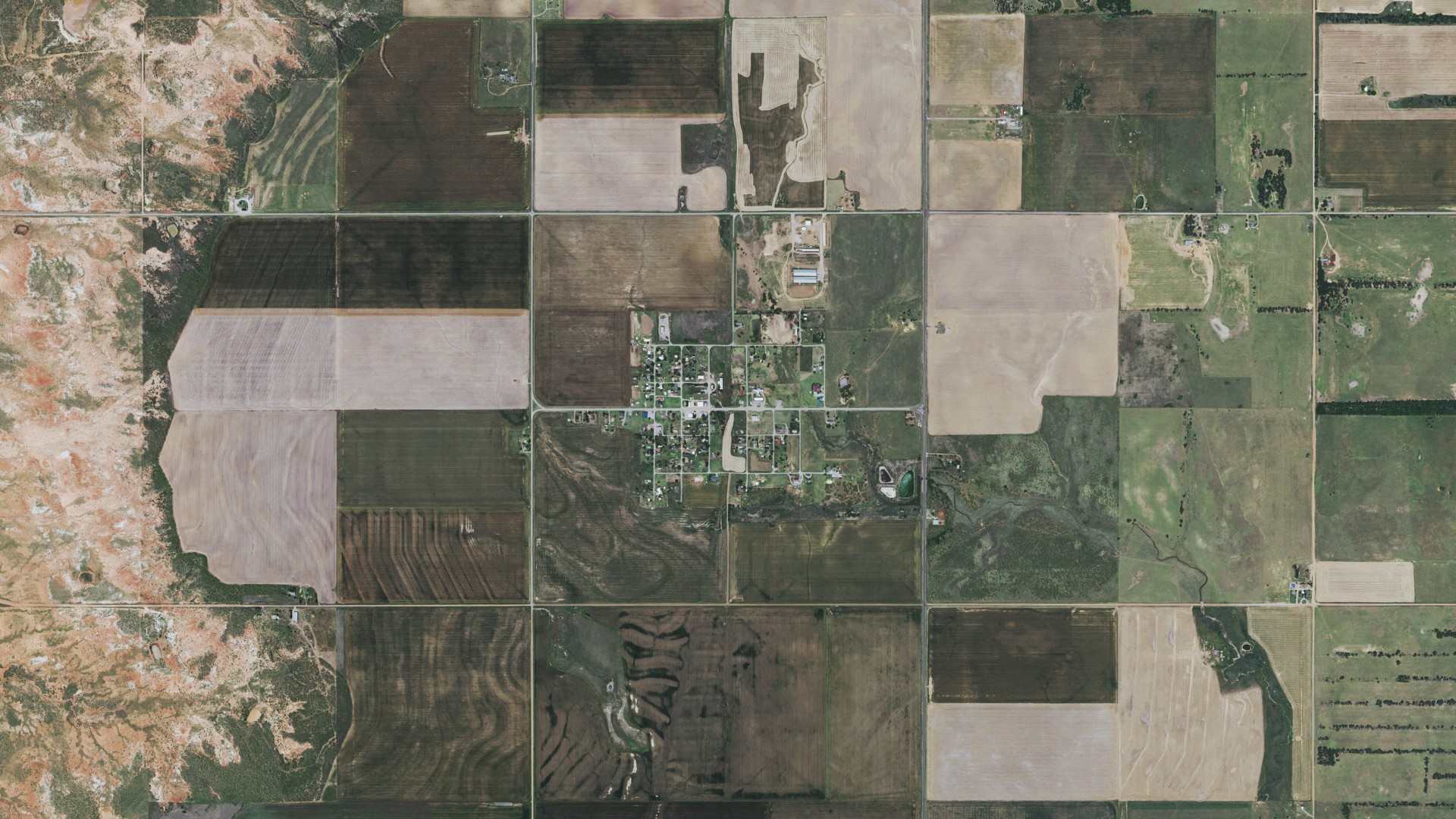 Natural-color aerial photograph of land around Willow, Oklahoma