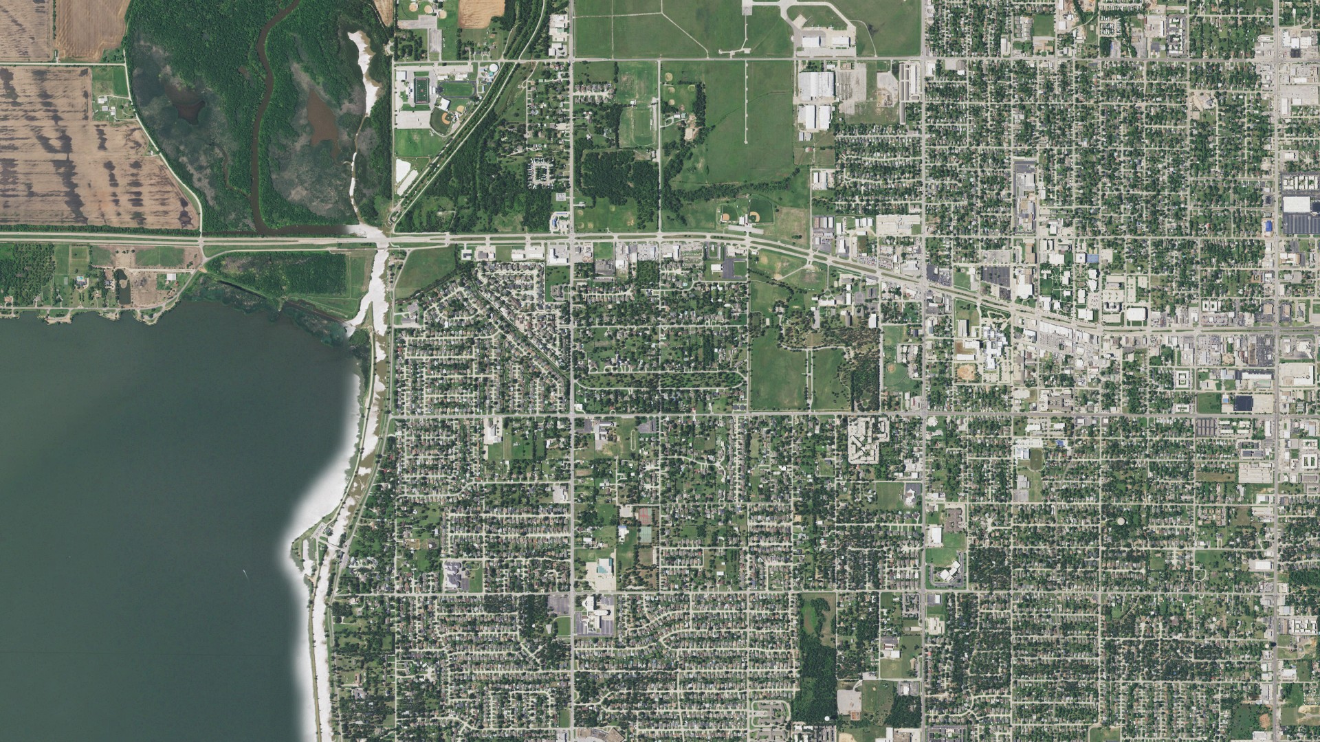 Natural-color aerial photograph of land around Woodlawn Park, Oklahoma
