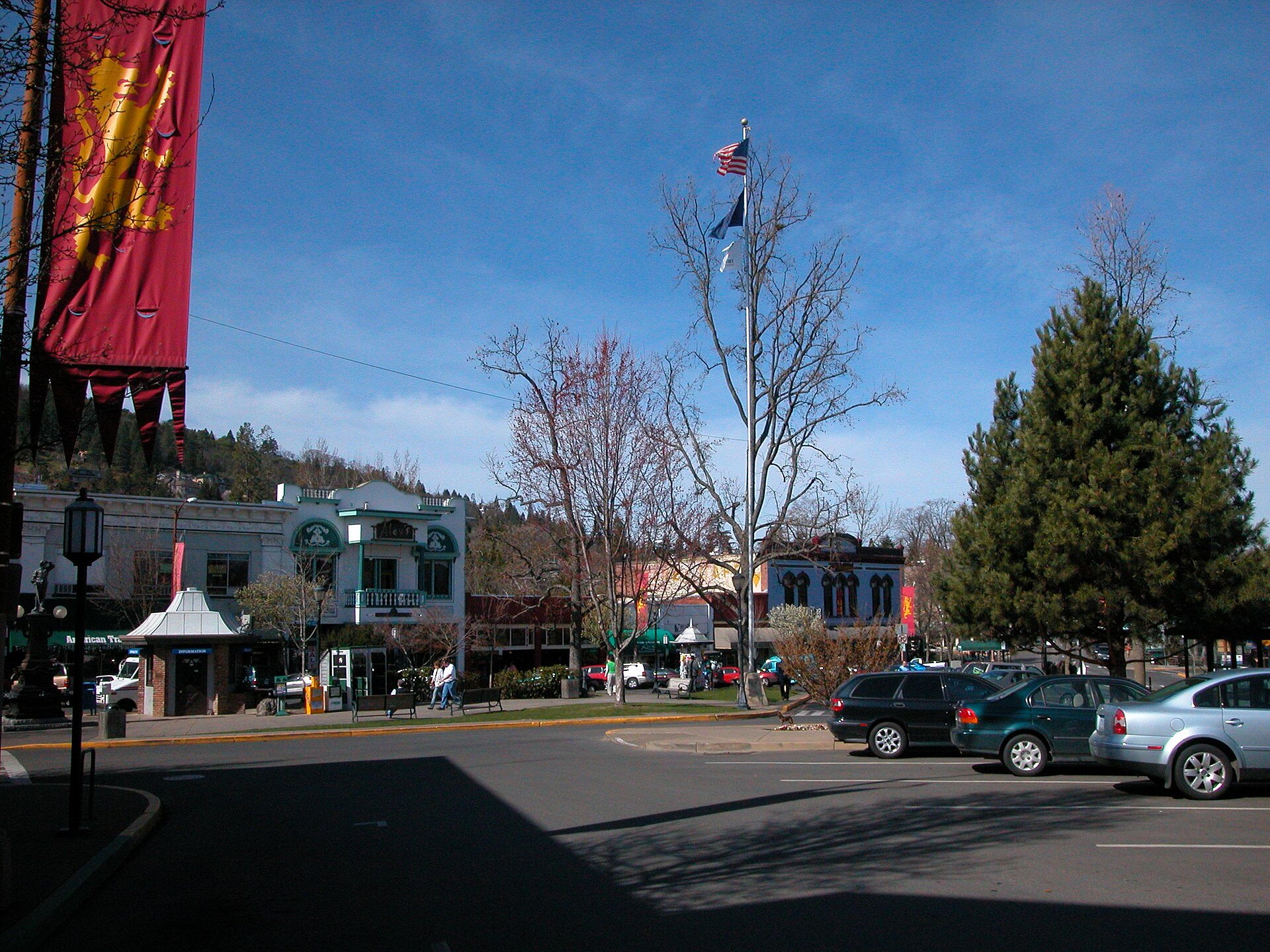 View of Plaza in Ashland, OR facing East to West. This photograph was taken by me on March 5, 2005. — Oregon