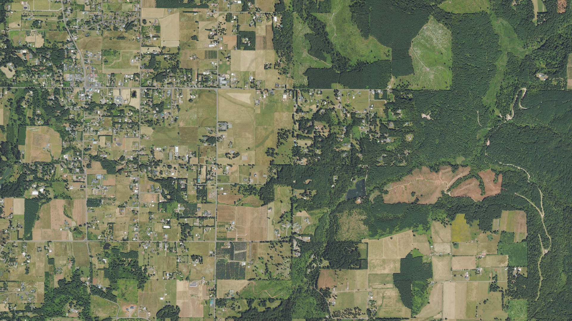 Natural-color aerial photograph of land around Beavercreek, Oregon