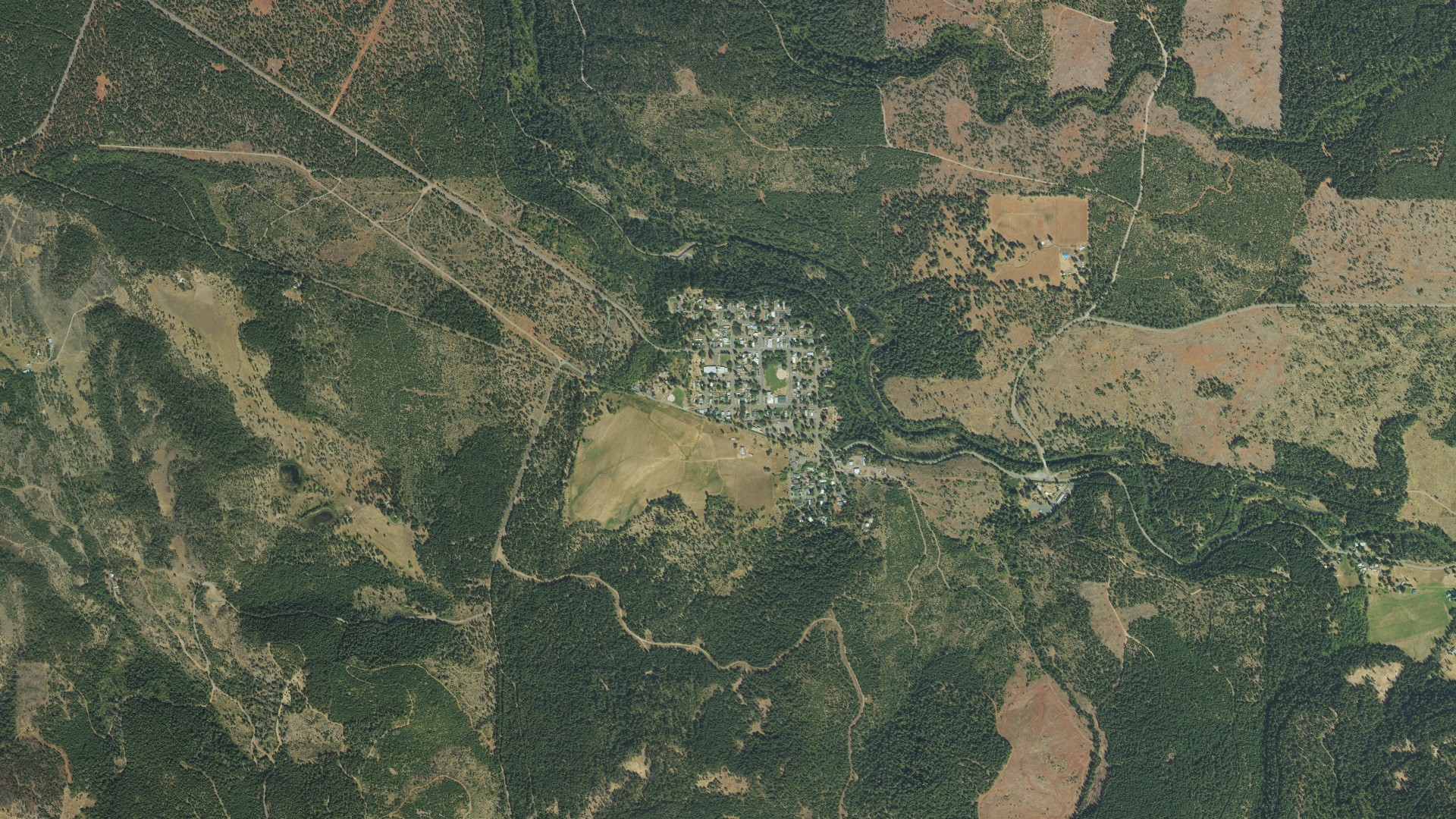 Natural-color aerial photograph of land around Butte Falls, Oregon