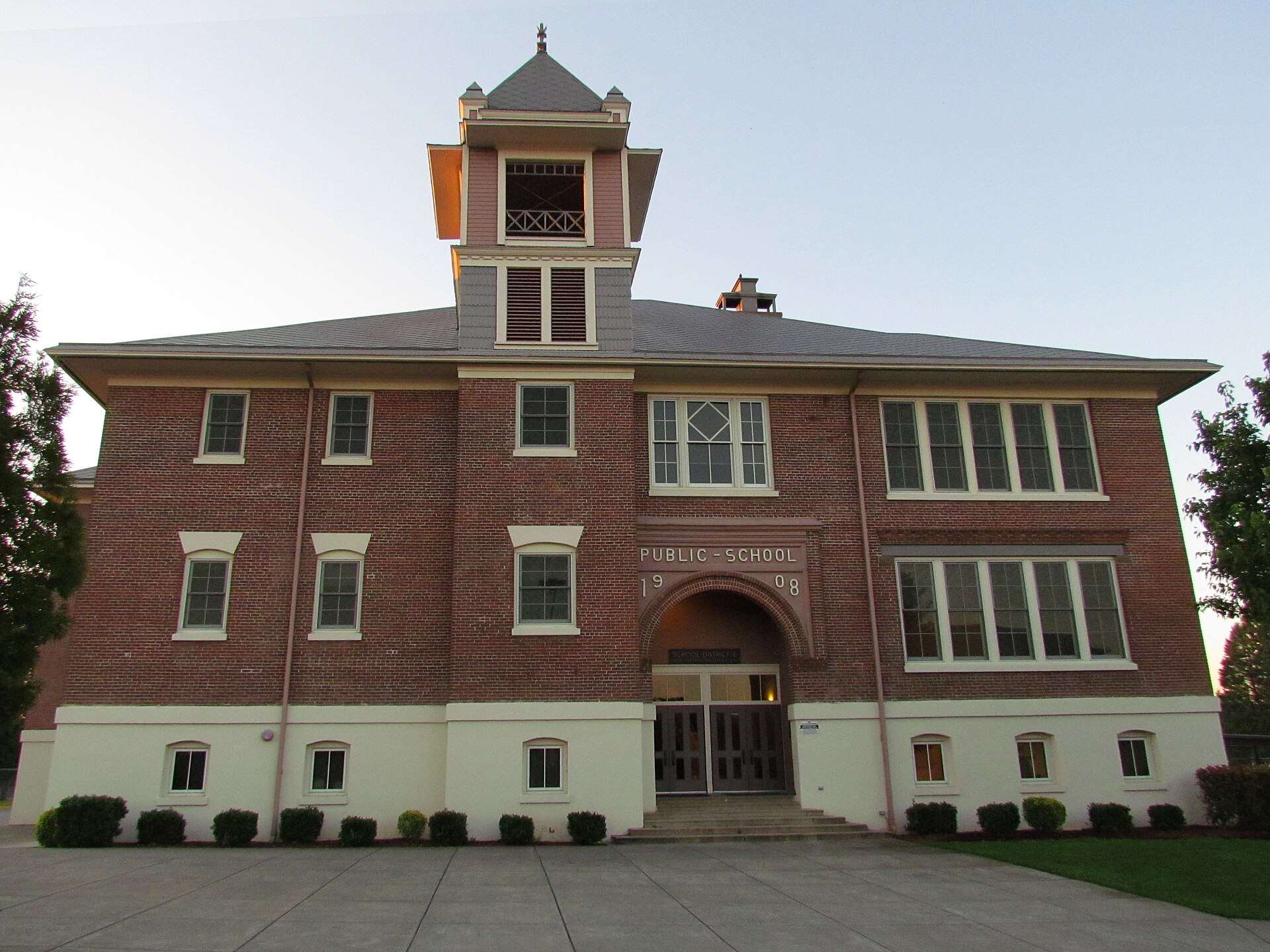 Central Point Public School — Oregon