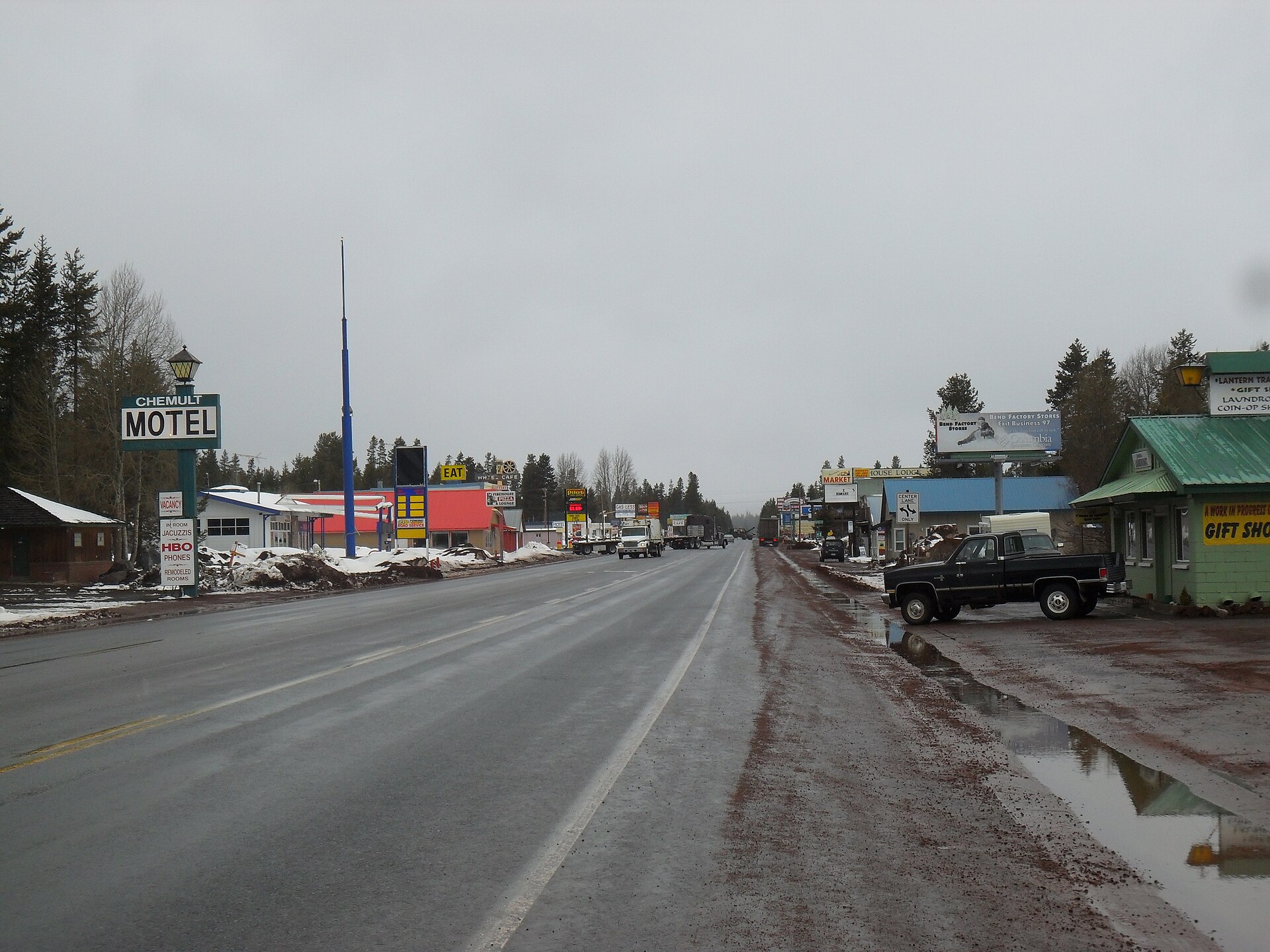 View north of Chemult, Oregon on U.S. Route 97.