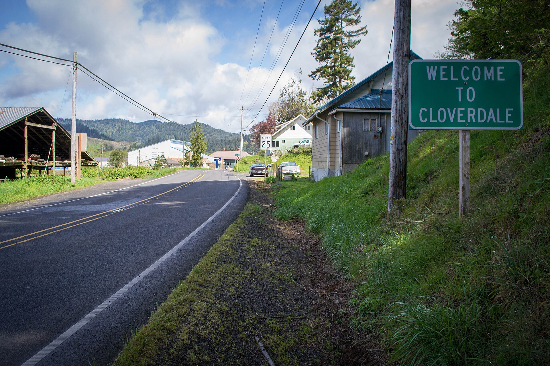 The town of Cloverdale on the Oregon Coast Highway