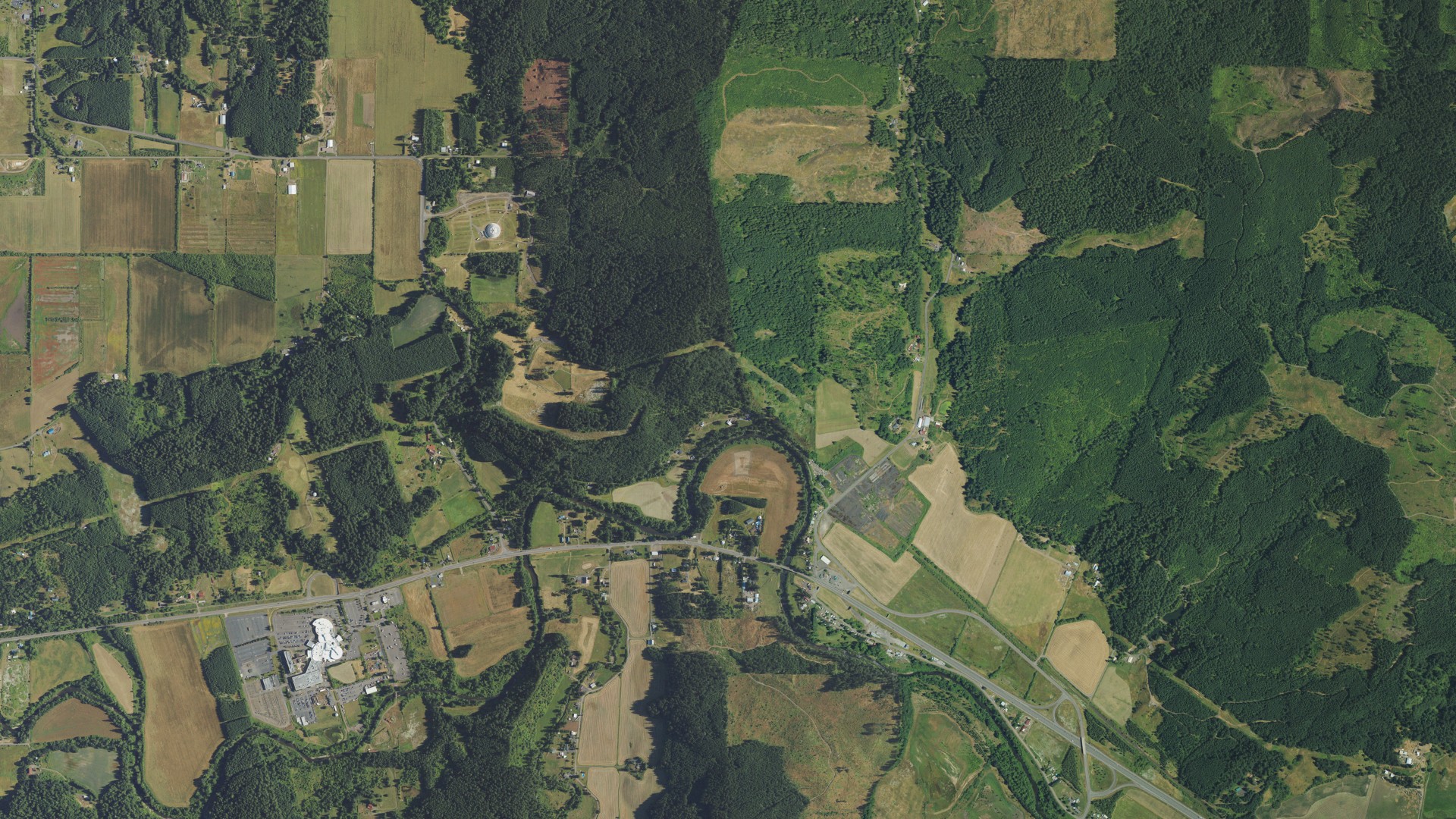 Natural-color aerial photograph of land around Fort Hill, Oregon