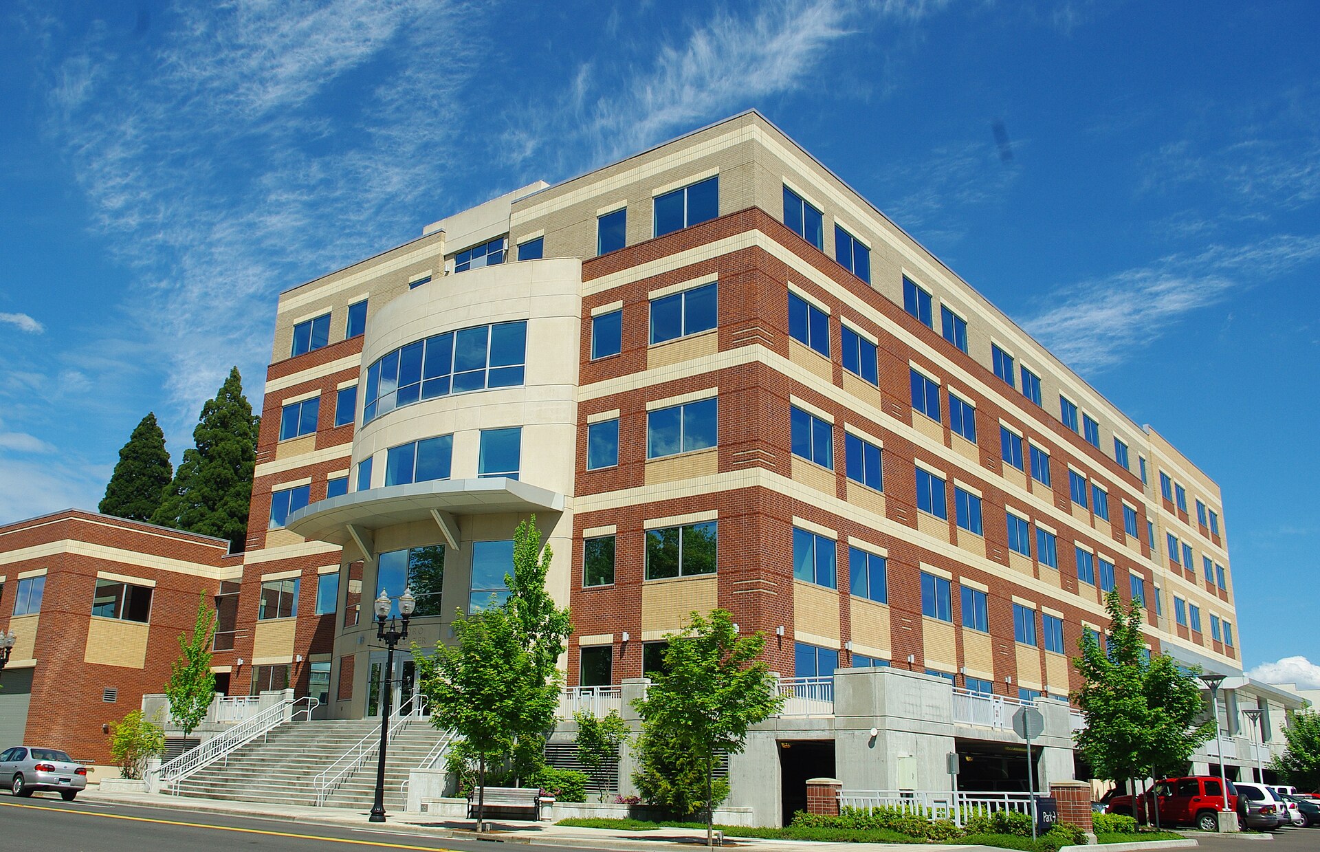 w:Hillsboro Civic Center, city offices entrance — Oregon