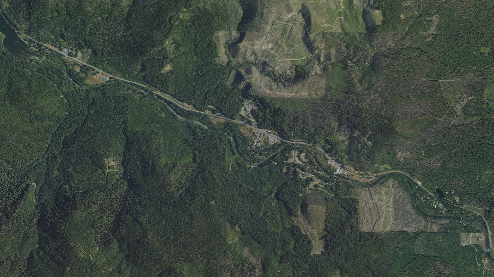 Natural-color aerial photograph of land around Idanha, Oregon