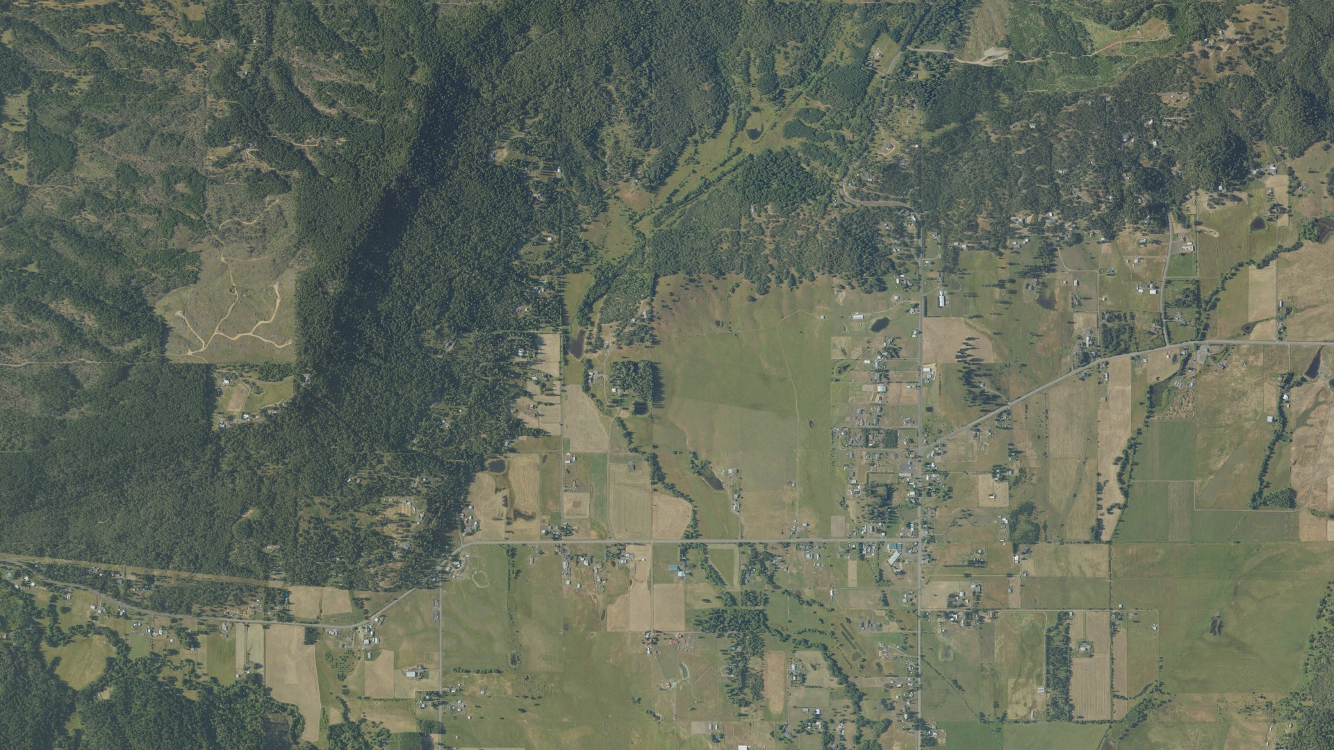 Natural-color aerial photograph of land around Lookingglass, Oregon