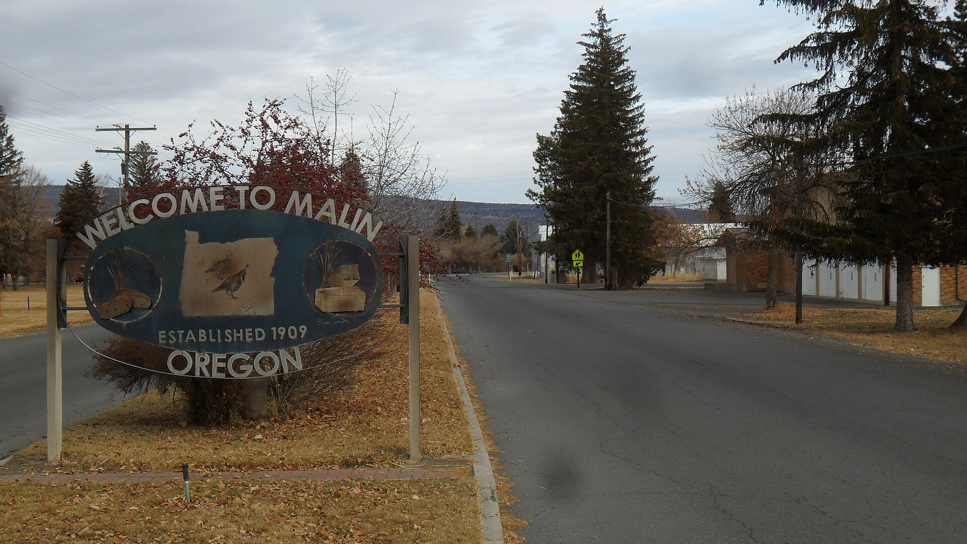 Malin City sign on the Klamath Falls-Malin Highway, West entrance of the town. — Oregon