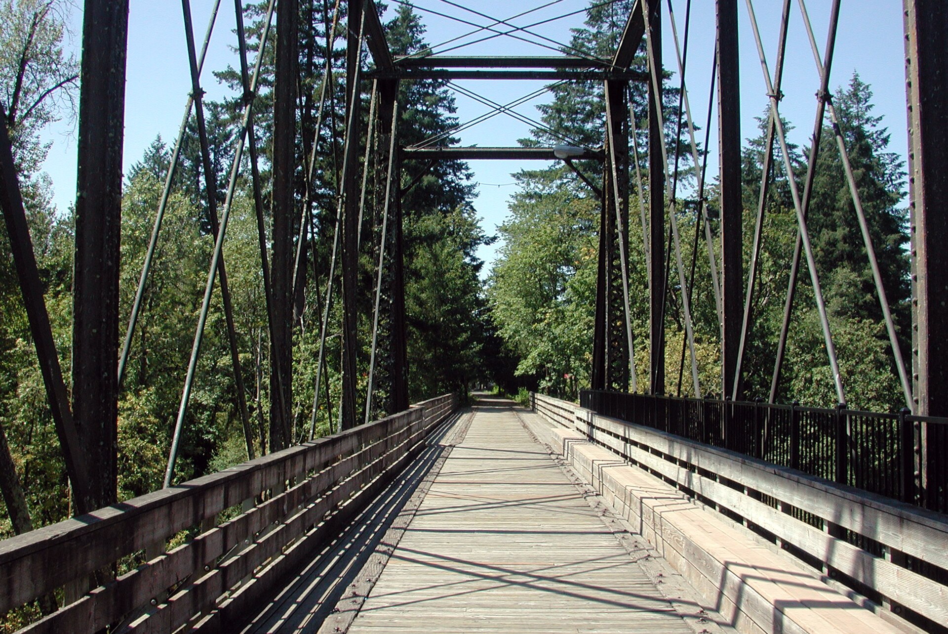 Pedestrian bridge over the North Santiam River in Mill City, Oregon, United States.