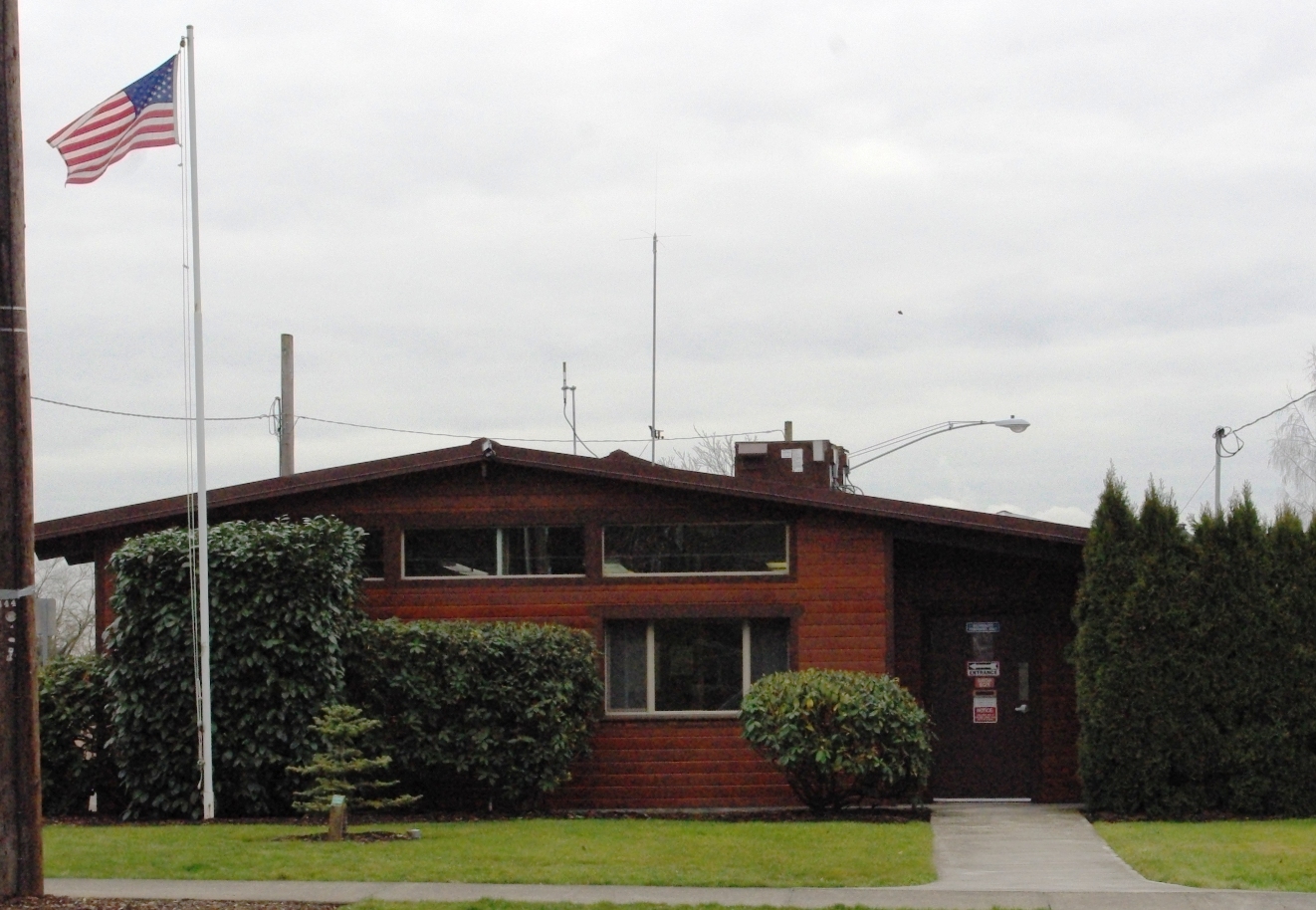 City hall in w:North Plains, Oregon, USA