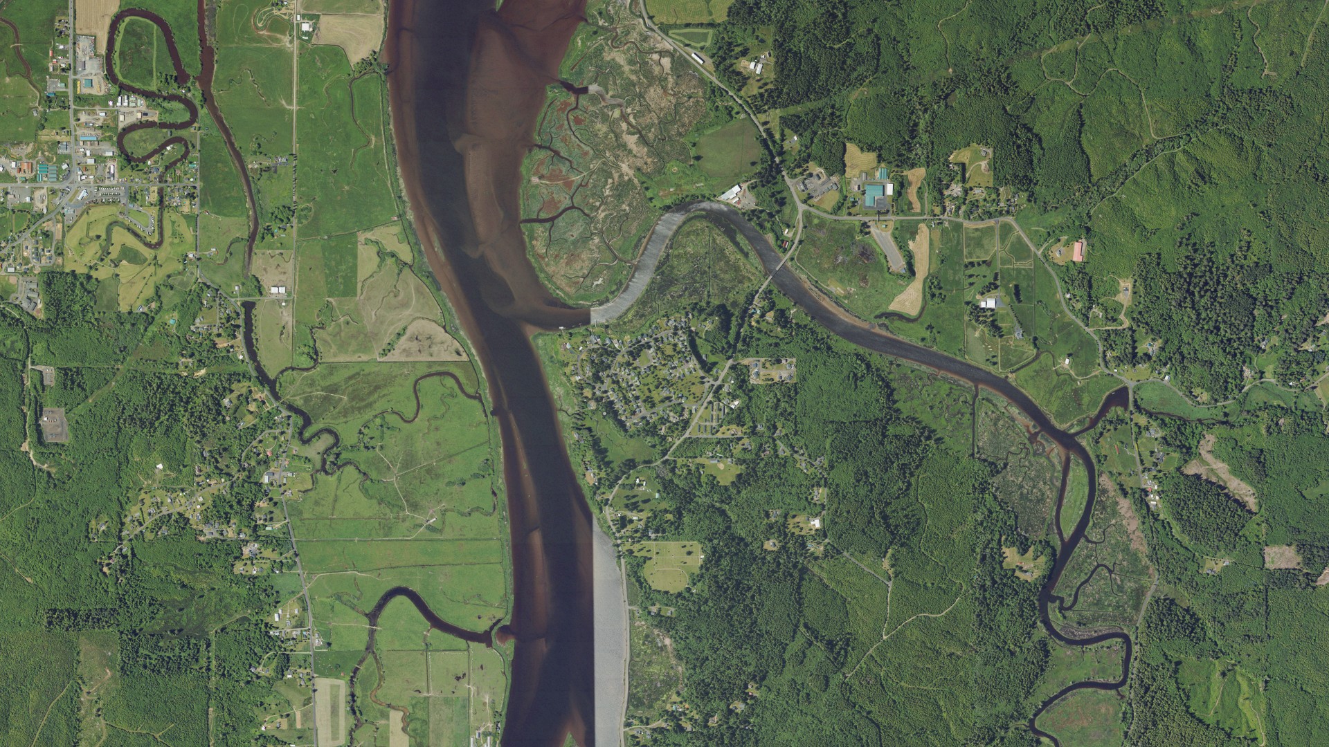 Natural-color aerial photograph of land around River Point, Oregon