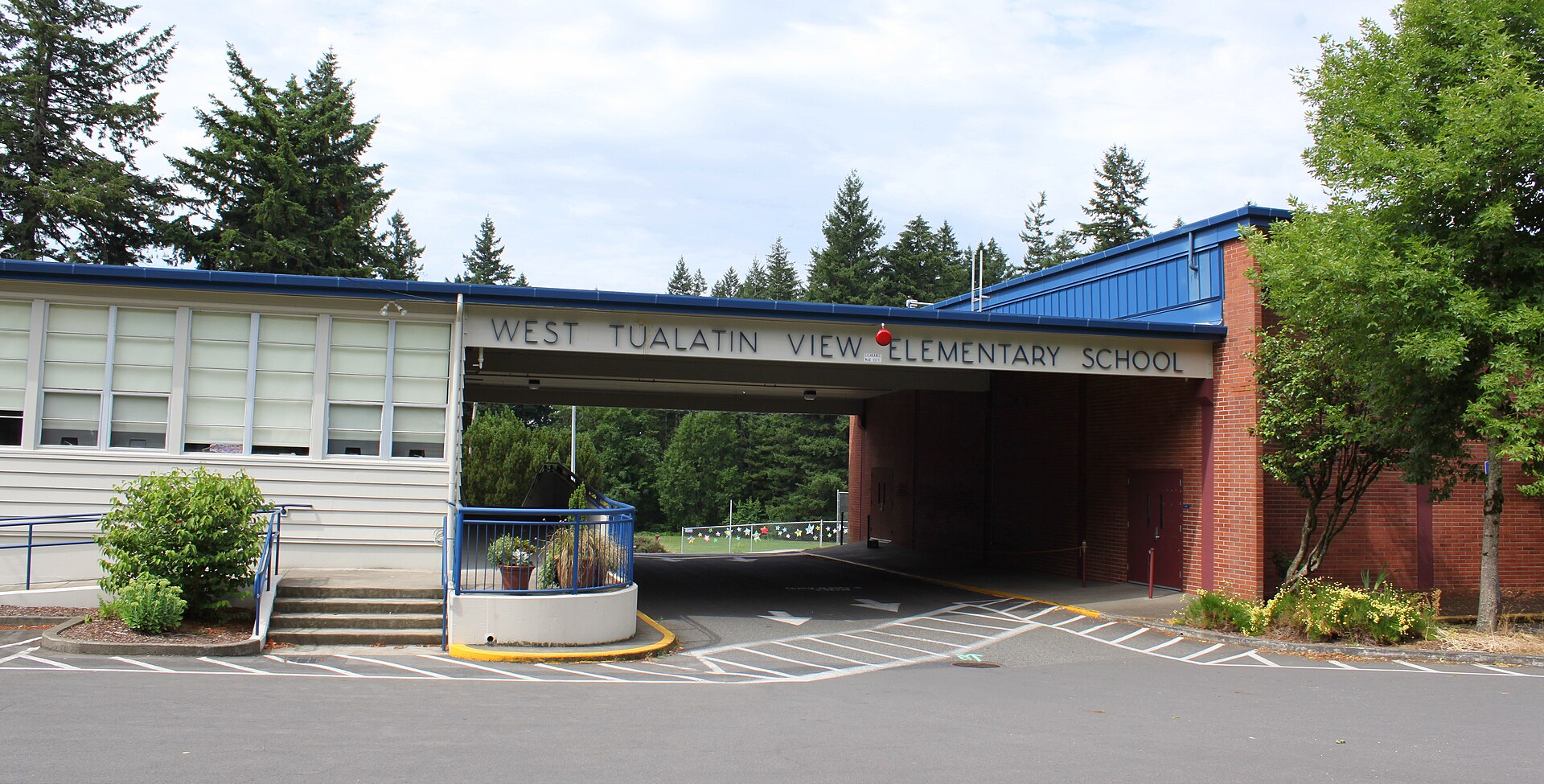 West Tualatin View Elementary School in West Haven-Sylvan, in w:Washington County, Oregon.