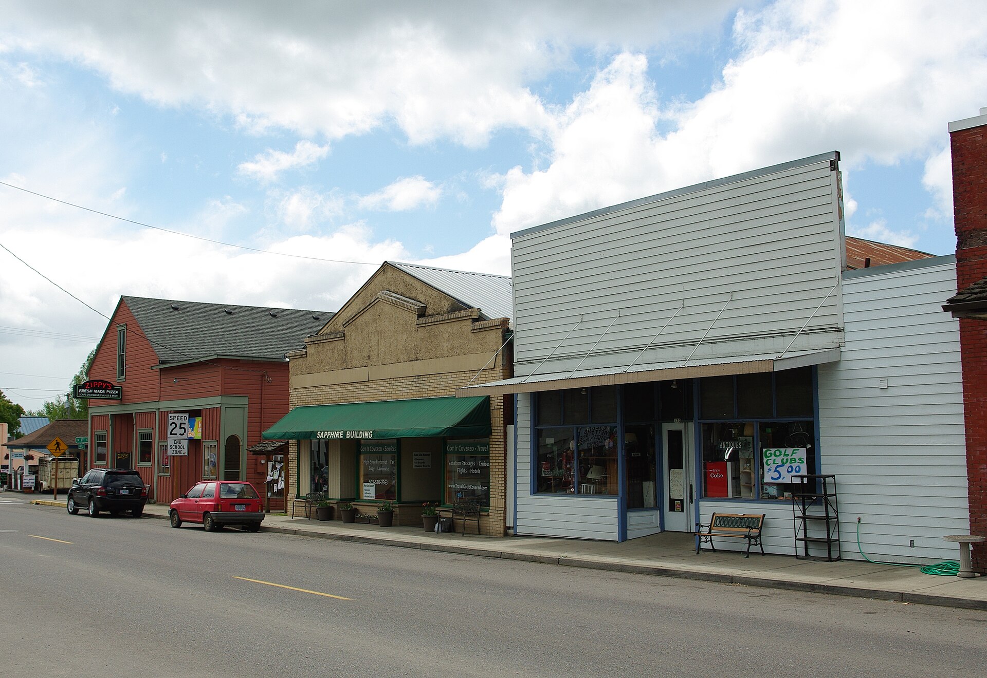 Buildings on Maple Street/OR 47 in w:Yamhill, Oregon, USA.