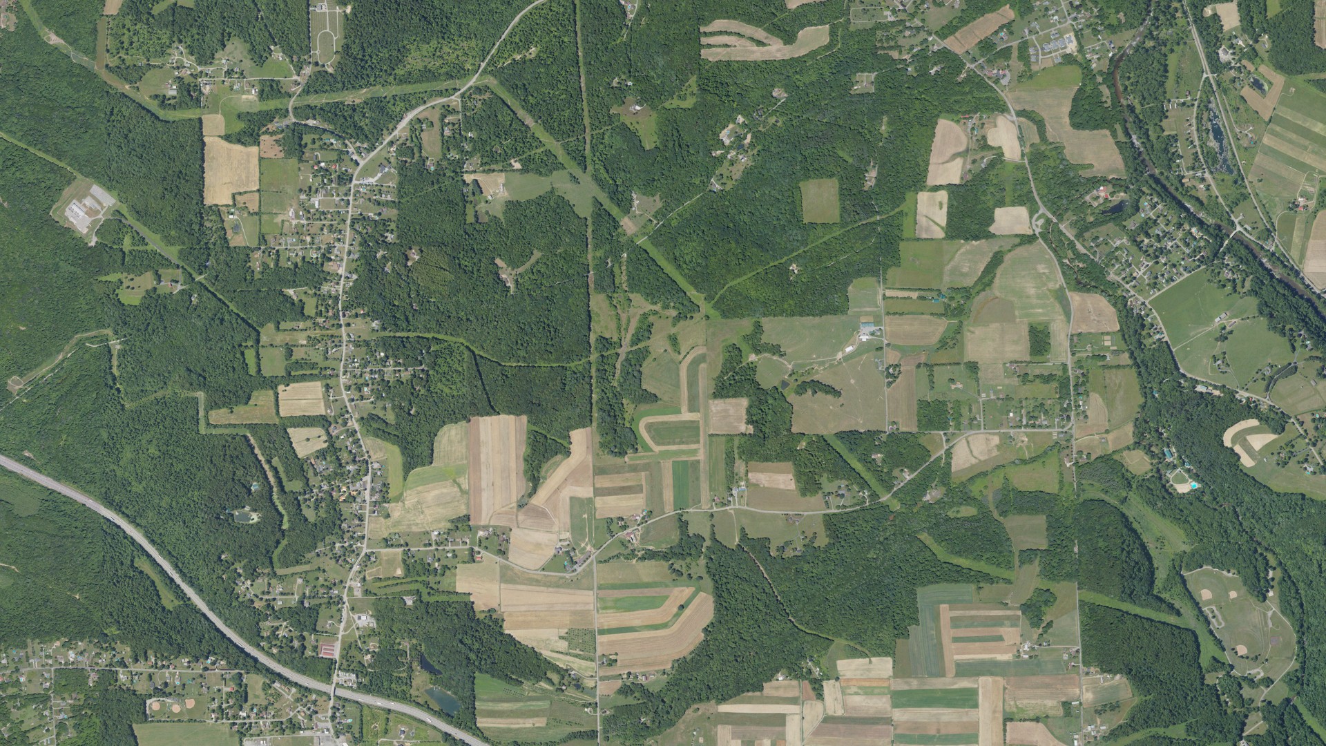 Natural-color aerial photograph of land around North Sewickley, Pennsylvania