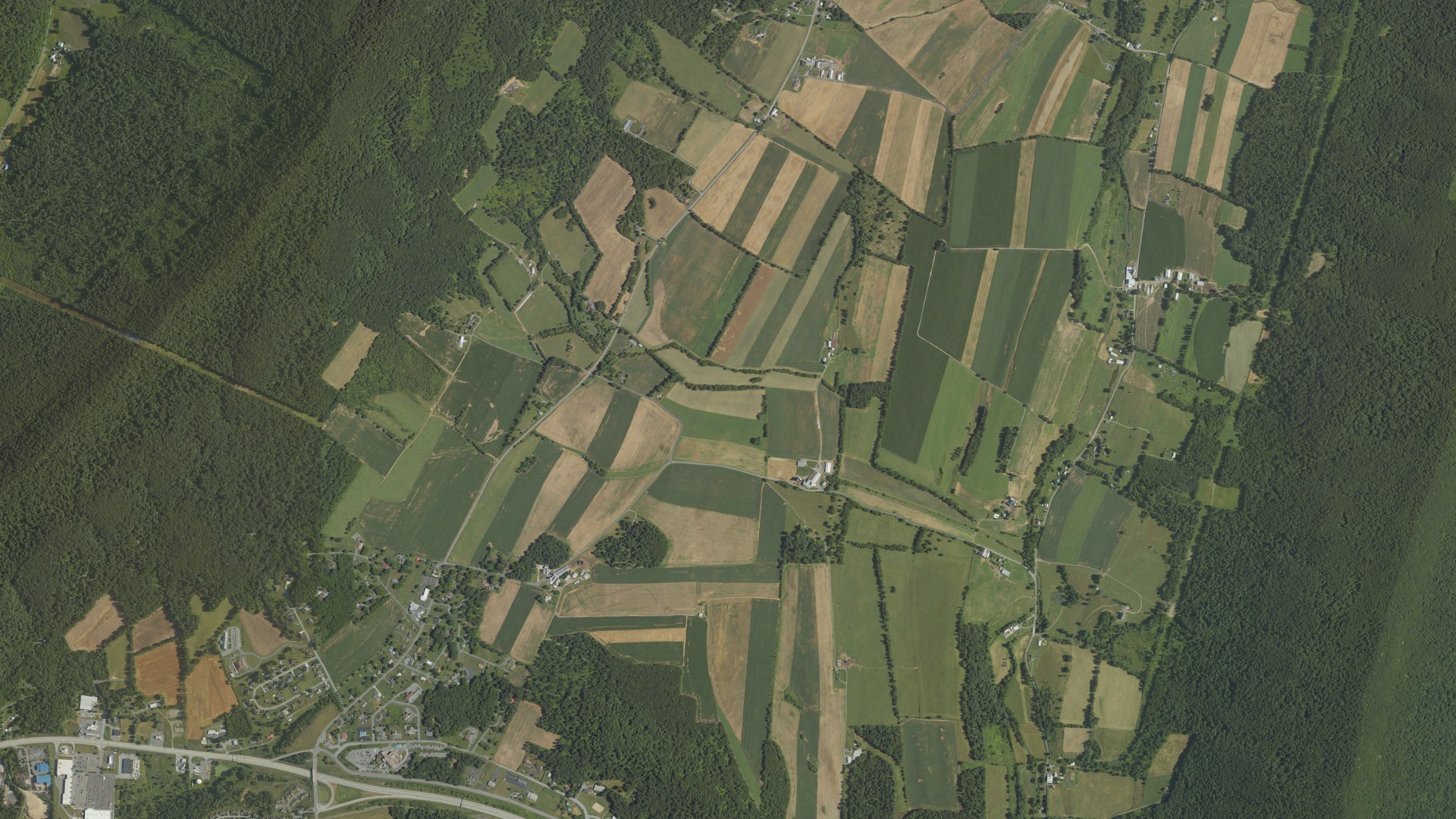 Natural-color aerial photograph of land around Snake Spring, Pennsylvania