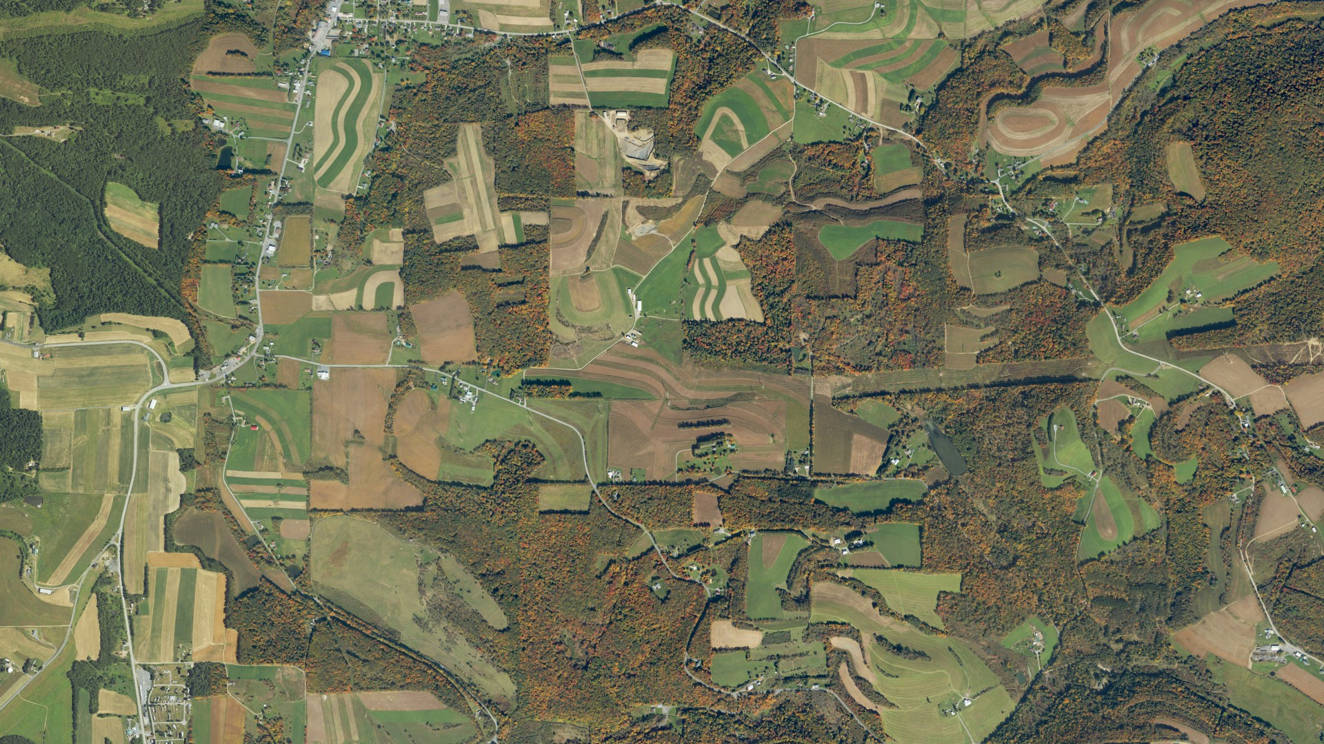 Natural-color aerial photograph of land around East Carroll, Pennsylvania