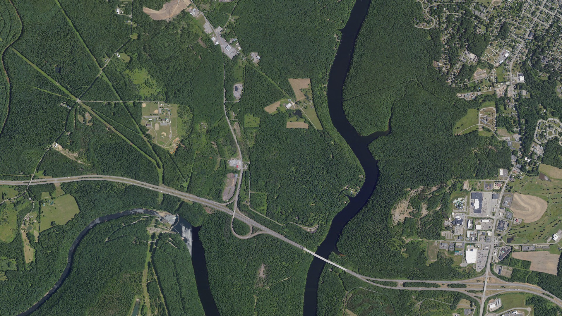 Natural-color aerial photograph of land around Clarion County, Pennsylvania