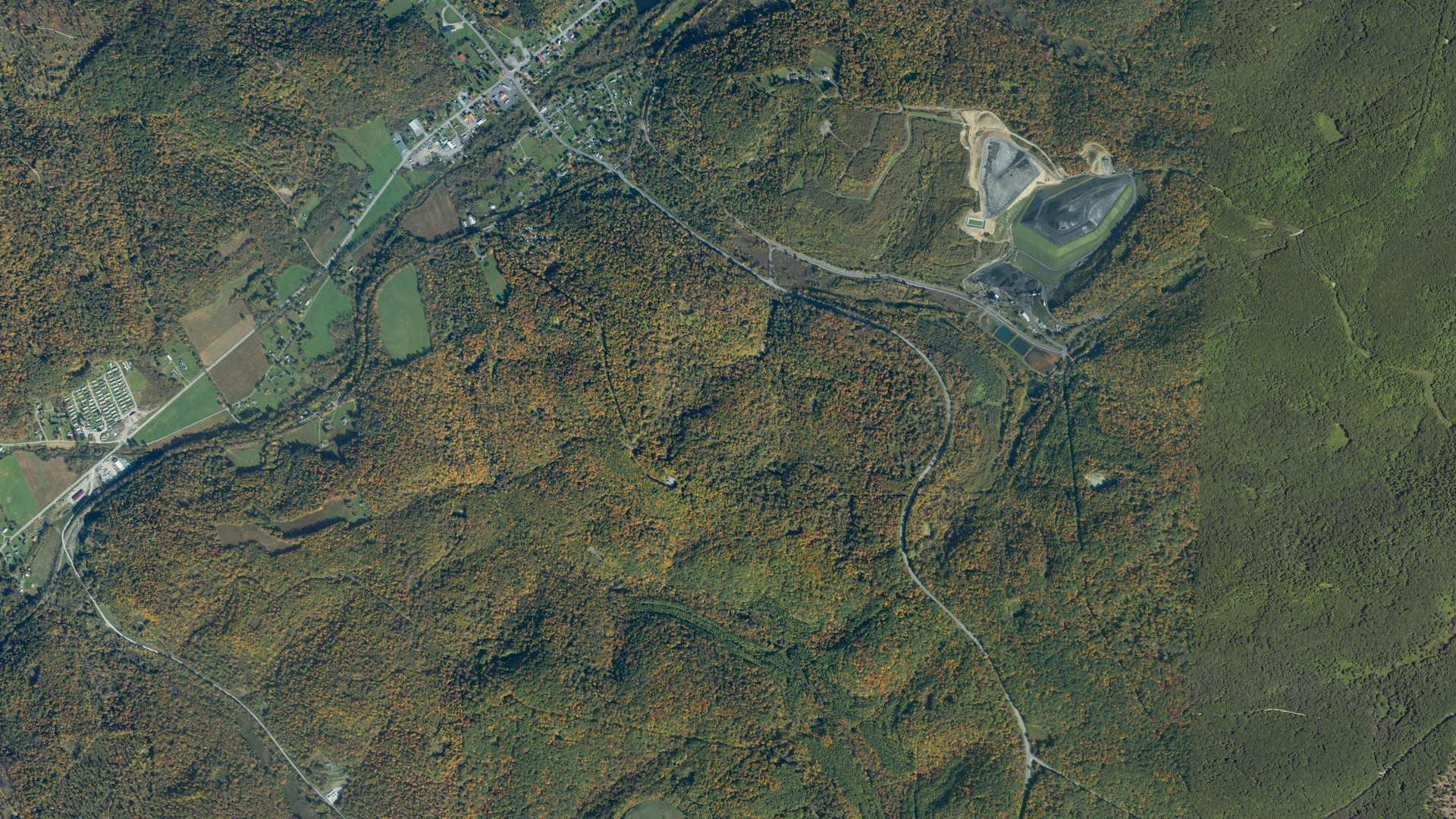 Aerial view of land around Huston, Pennsylvania