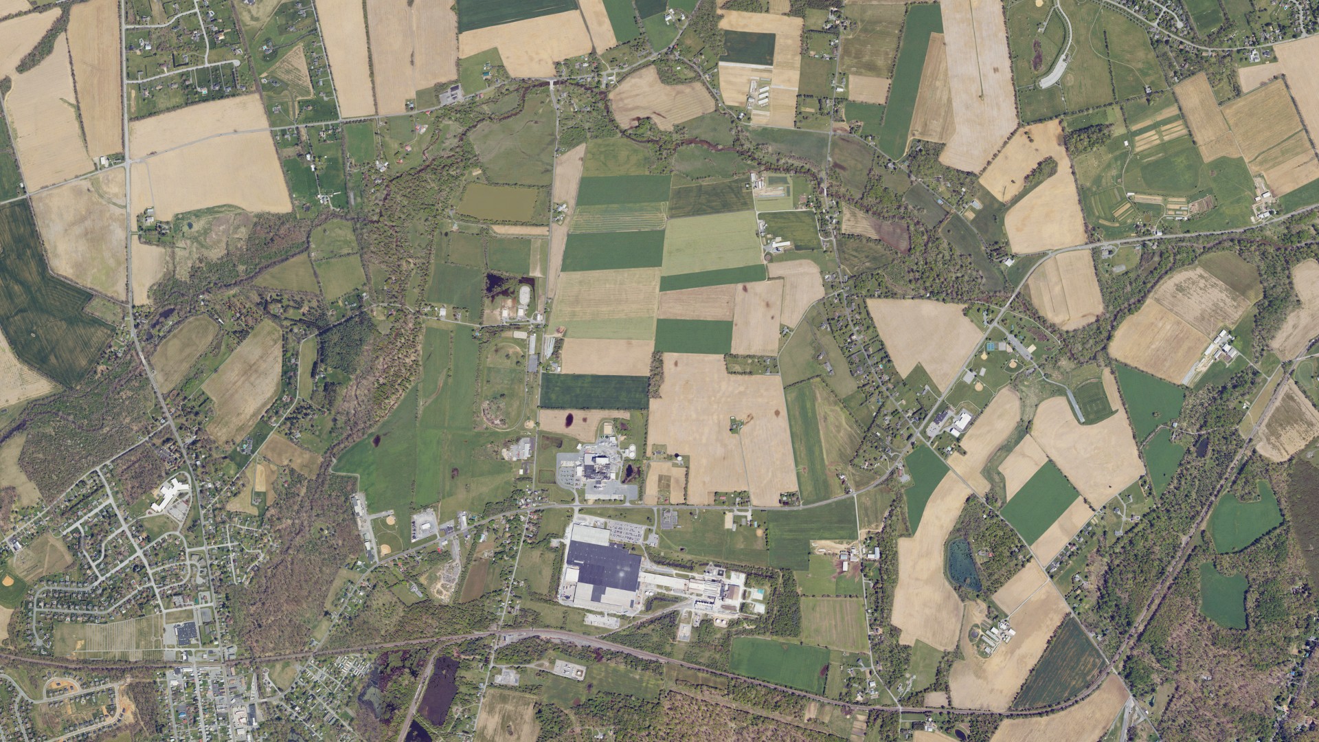 Natural-color aerial photograph of land around South Middleton, Pennsylvania