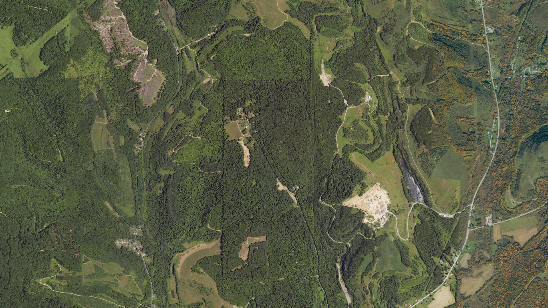 Natural-color aerial photograph of land around Horton, Pennsylvania