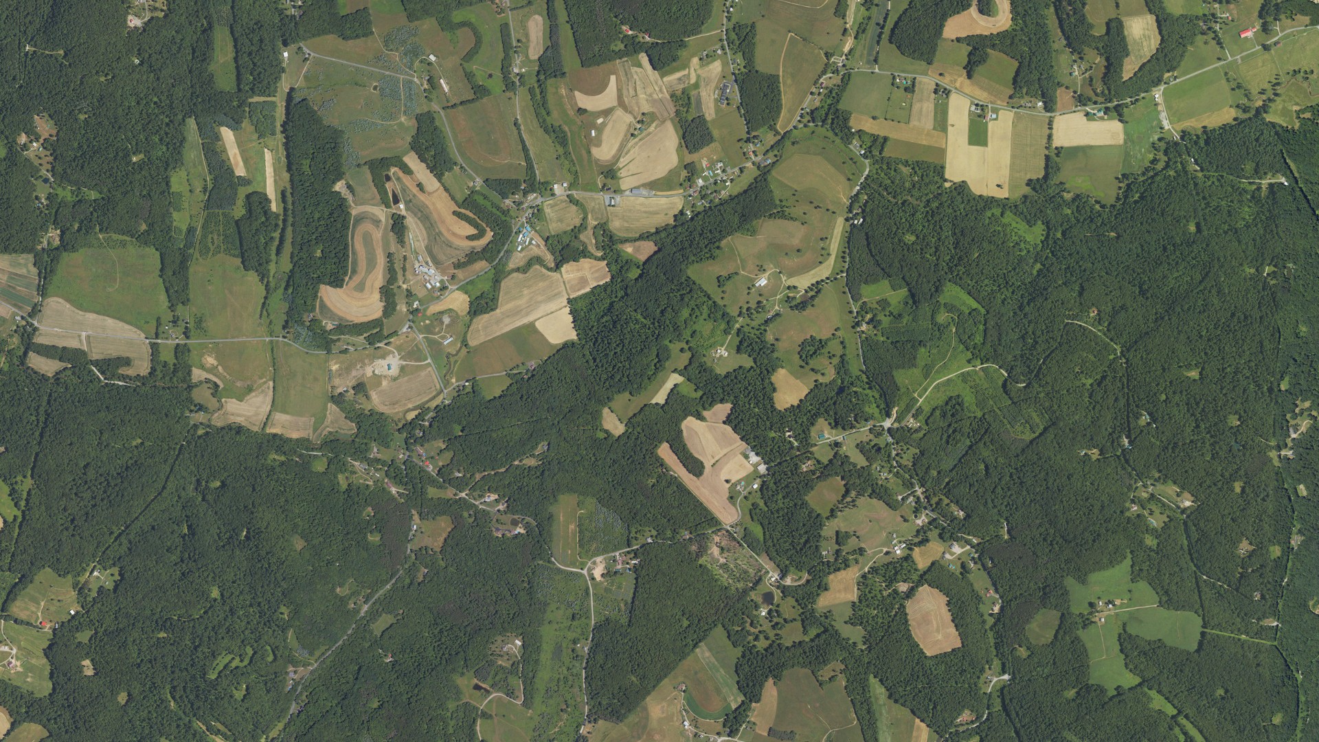 Aerial view of land around Washington, Pennsylvania