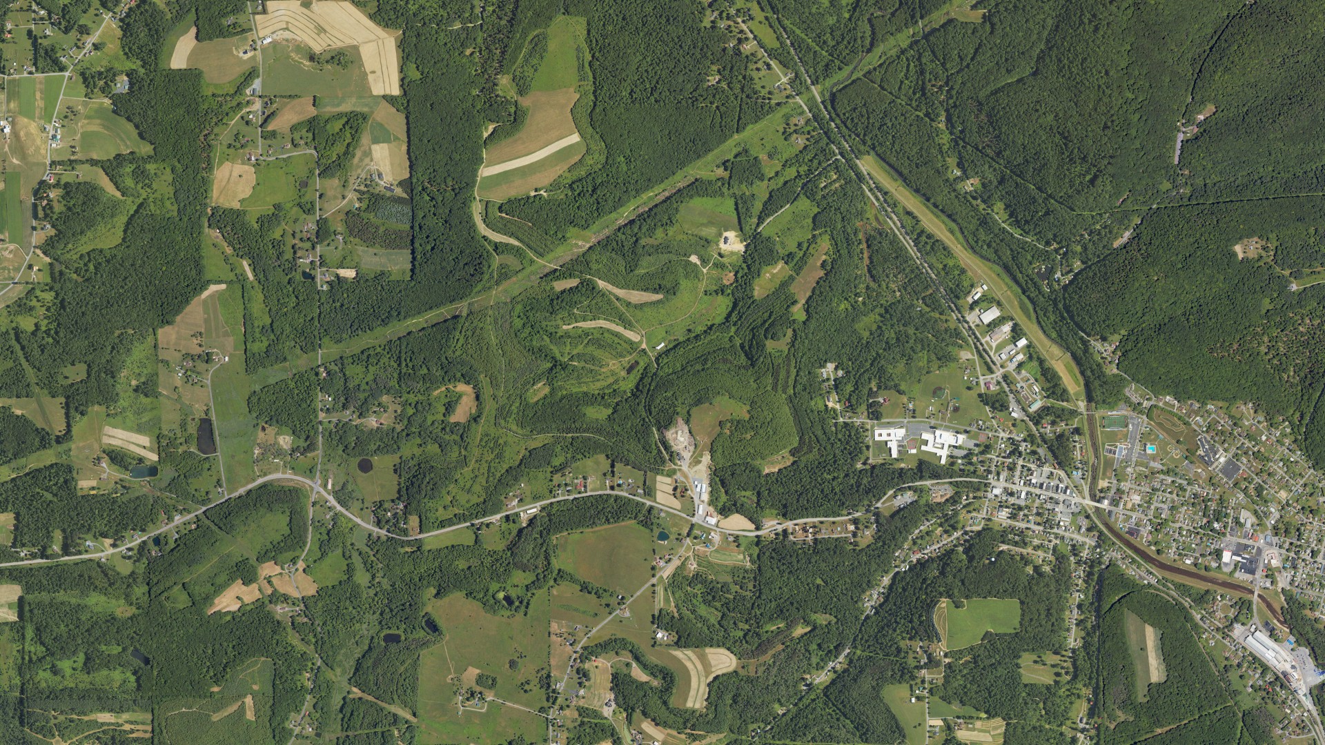 Natural-color aerial photograph of land around Snyder, Pennsylvania