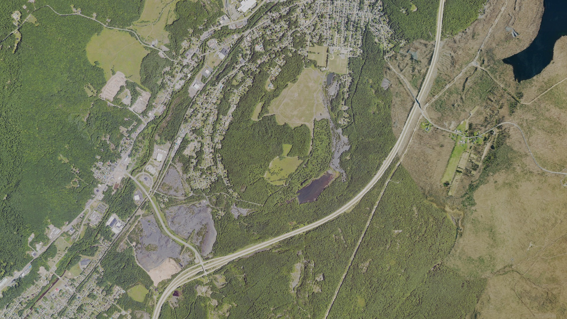 Natural-color aerial photograph of land around Carbondale, Pennsylvania