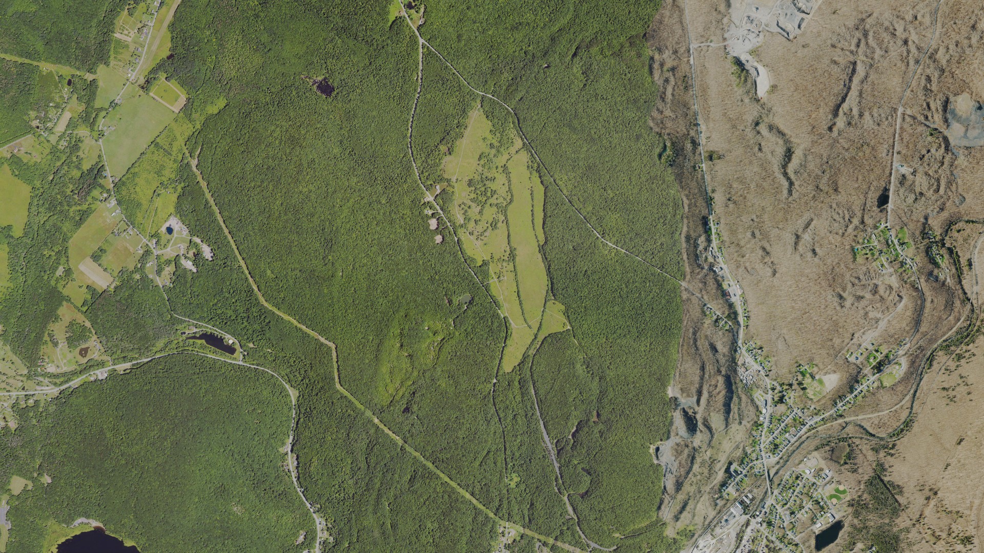 Natural-color aerial photograph of land around Fell, Pennsylvania
