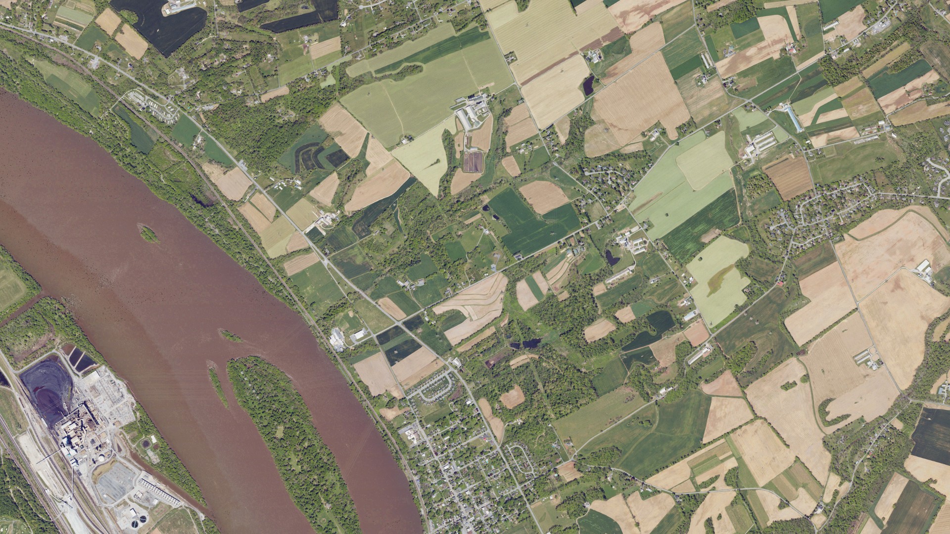 Natural-color aerial photograph of land around Conoy, Pennsylvania