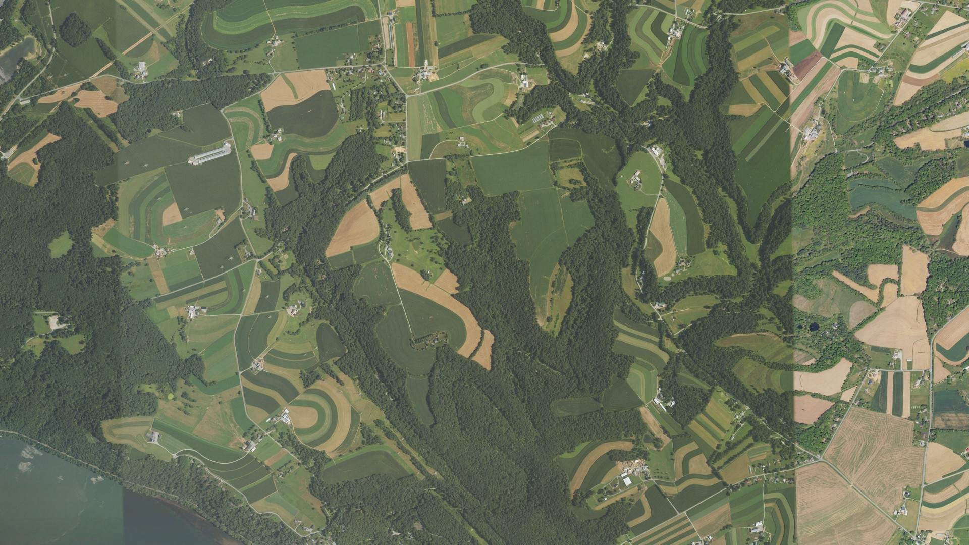 Natural-color aerial photograph of land around Drumore, Pennsylvania