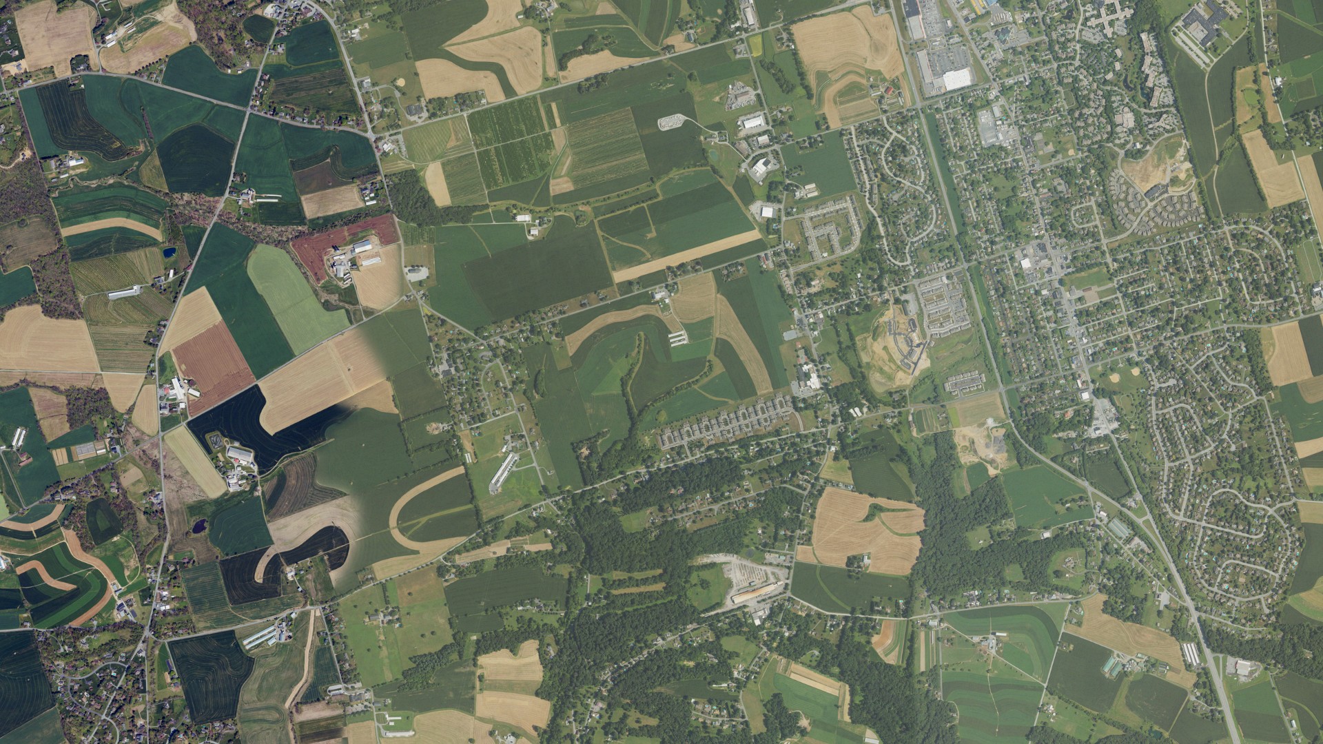 Natural-color aerial photograph of land around Pequea, Pennsylvania
