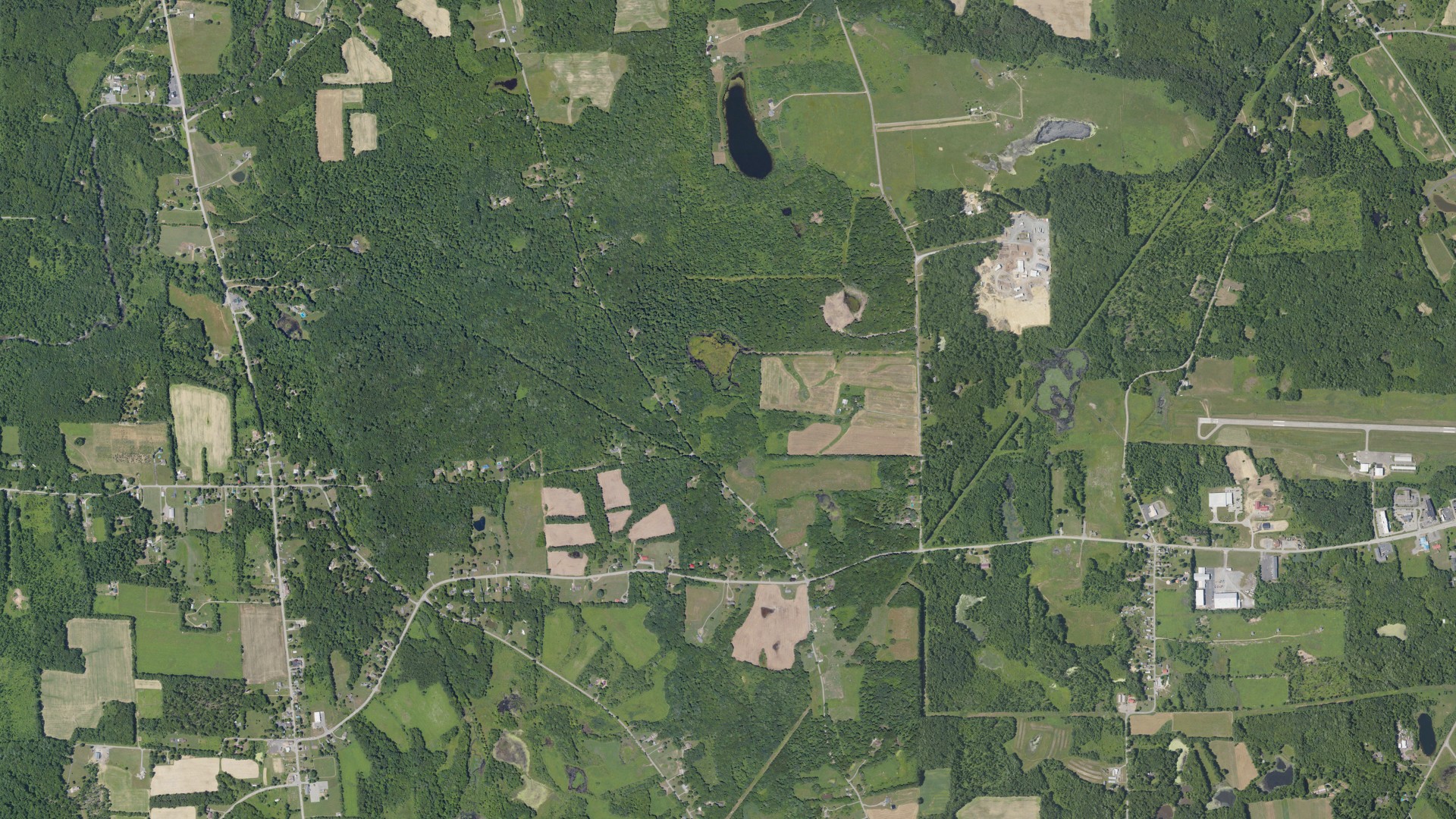 Natural-color aerial photograph of land around Springfield, Pennsylvania