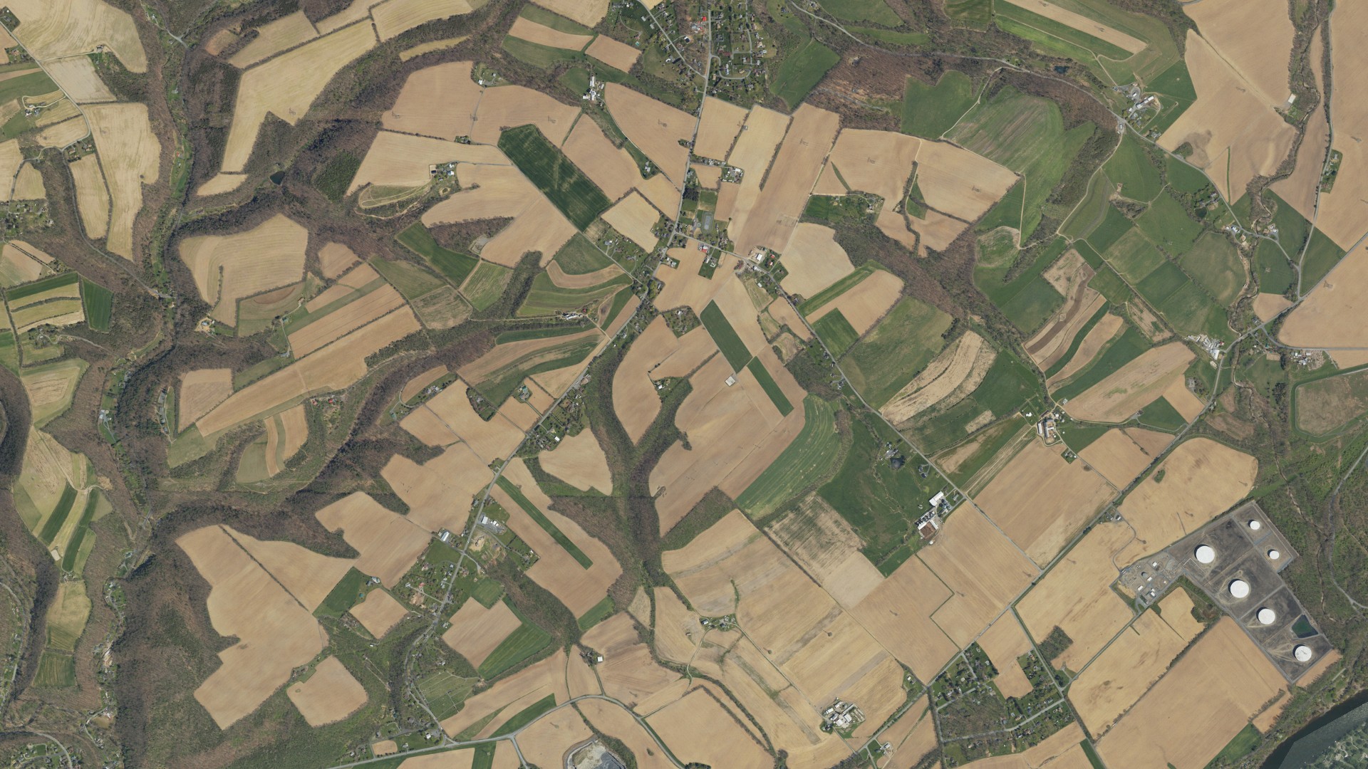 Natural-color aerial photograph of land around Lower Mount Bethel, Pennsylvania