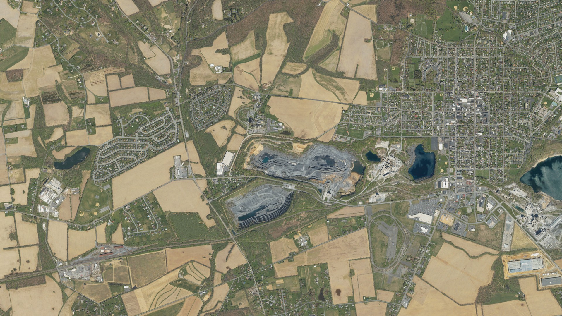 Natural-color aerial photograph of land around Upper Nazareth, Pennsylvania