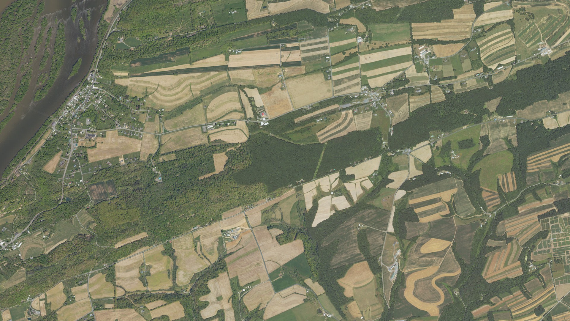 Natural-color aerial photograph of land around Lower Mahanoy, Pennsylvania