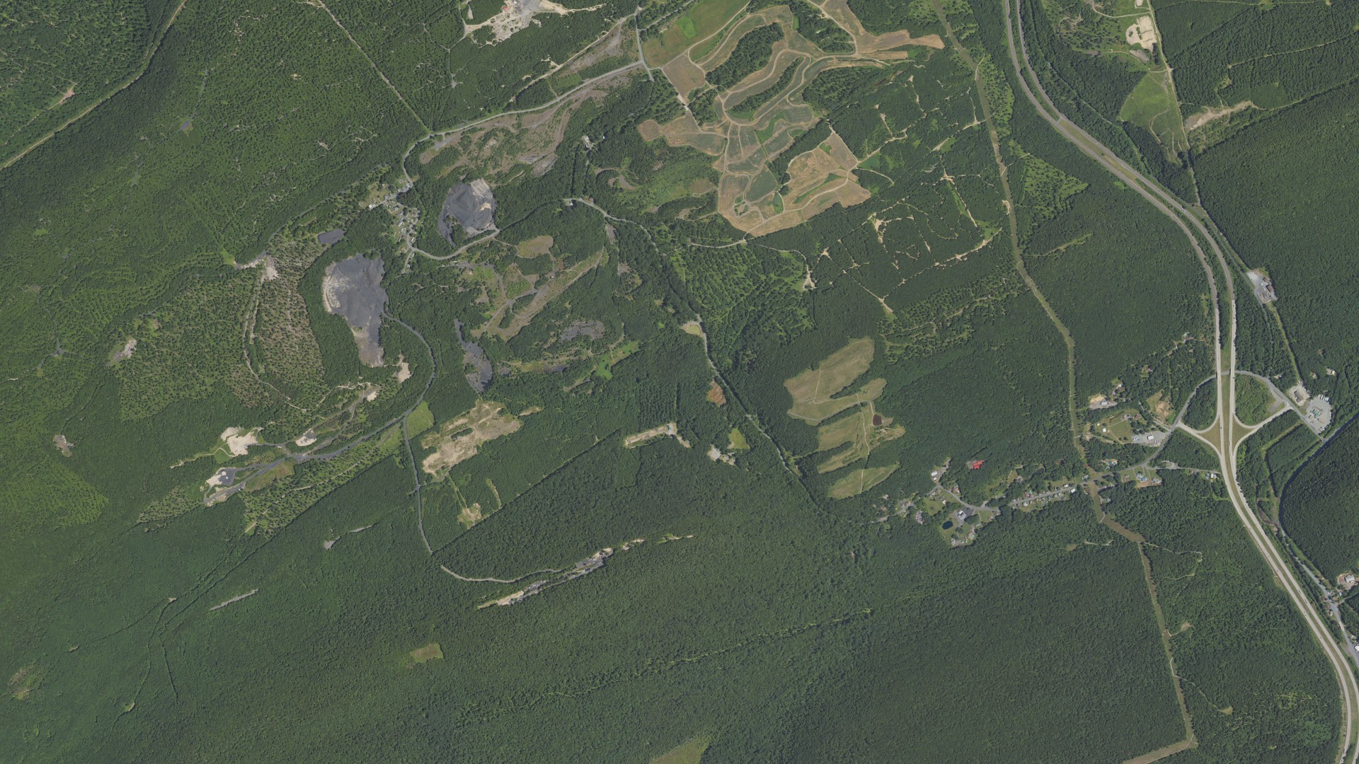 Aerial view of land around Tremont, Pennsylvania