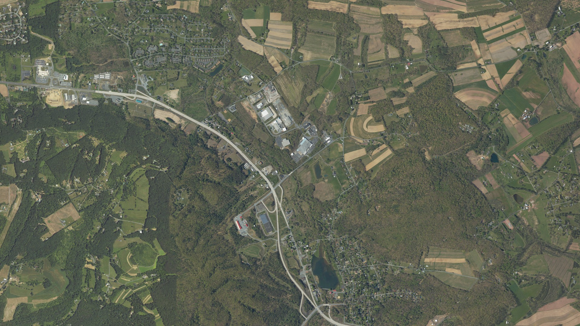 Natural-color aerial photograph of land around West Brunswick, Pennsylvania
